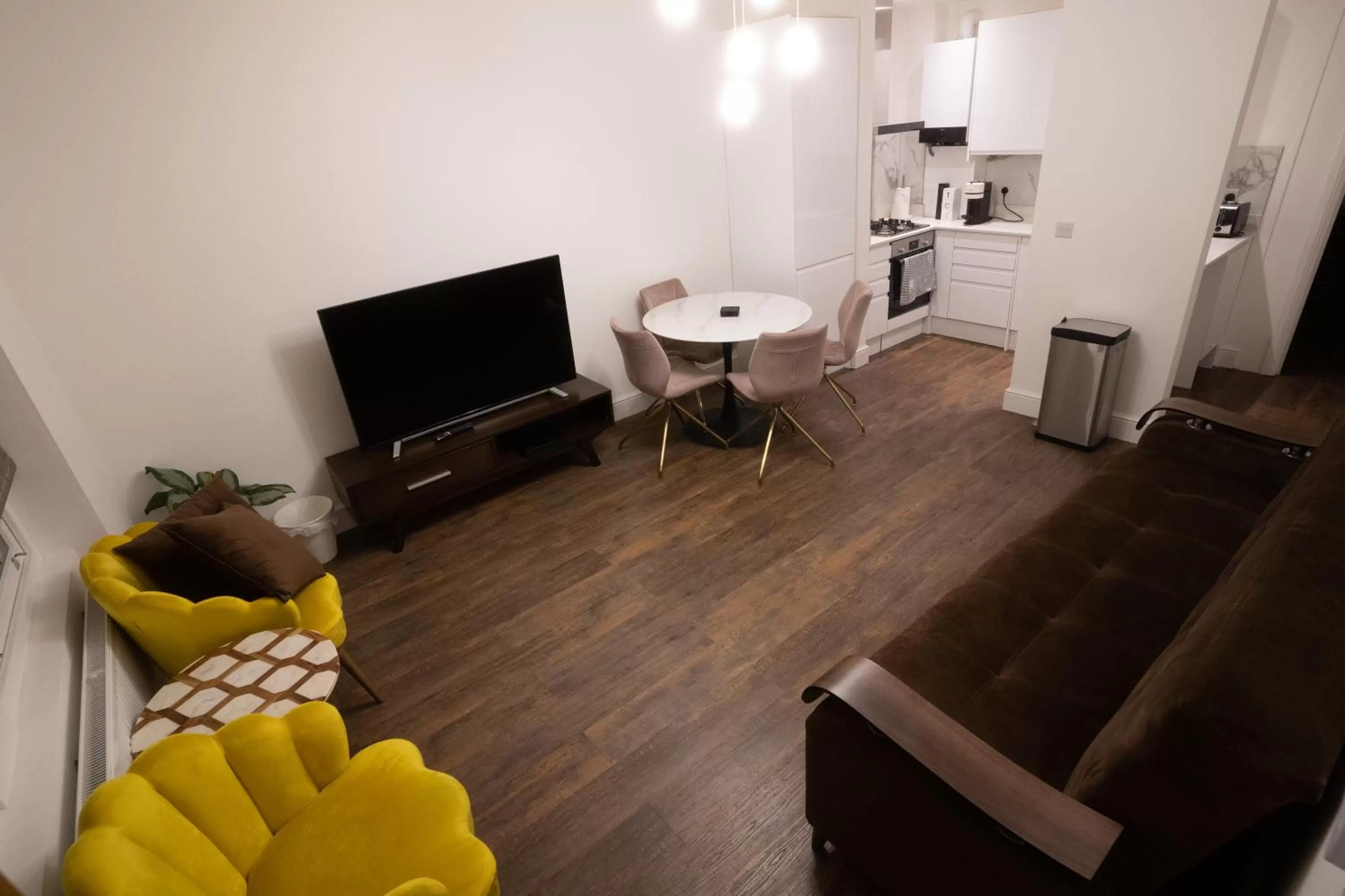 TV/Entertainment Center in The Avonmore Olympia