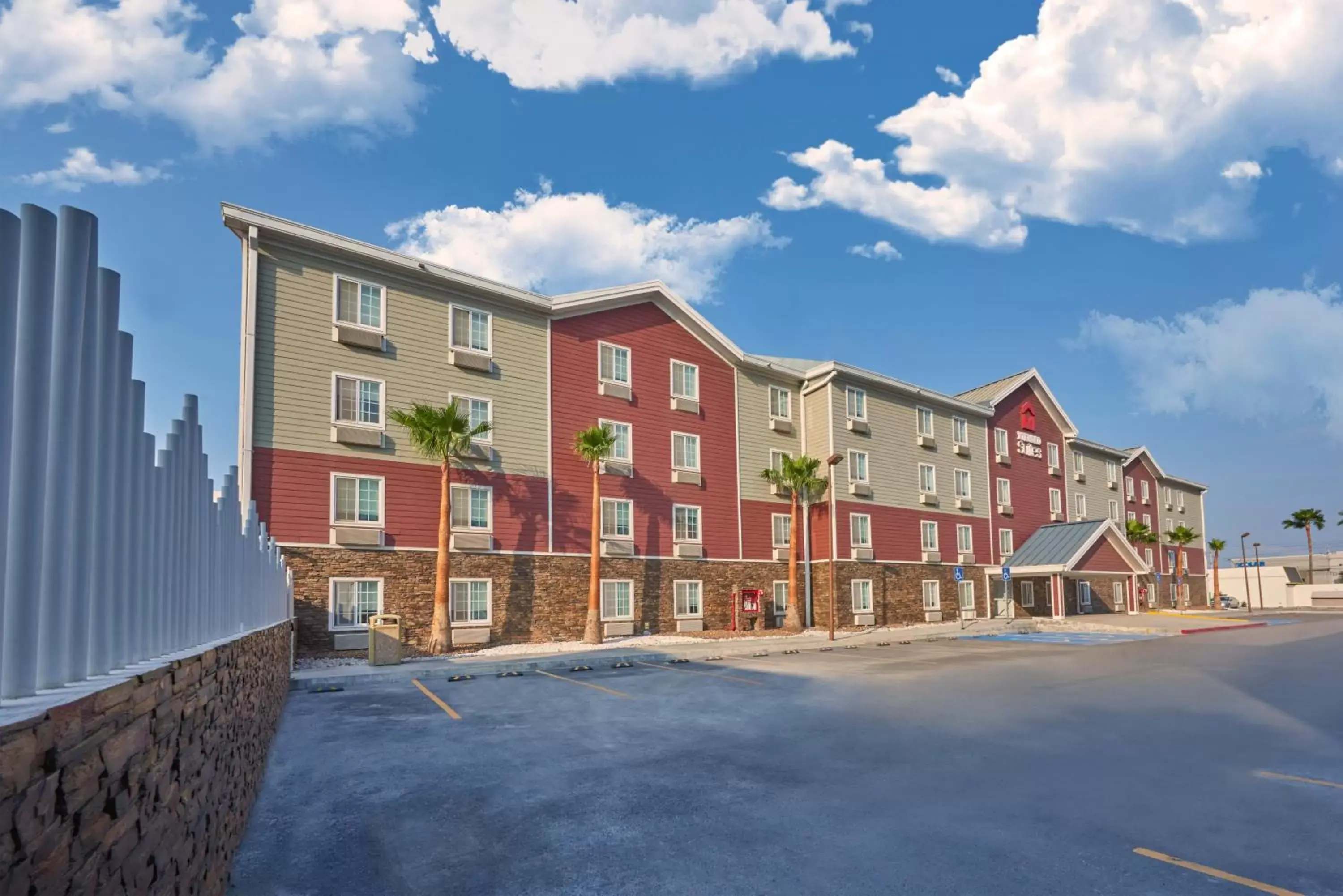 Facade/entrance in Extended Suites Monterrey Aeropuerto Facade/entrance in Extended Suites Monterrey Aeropuerto