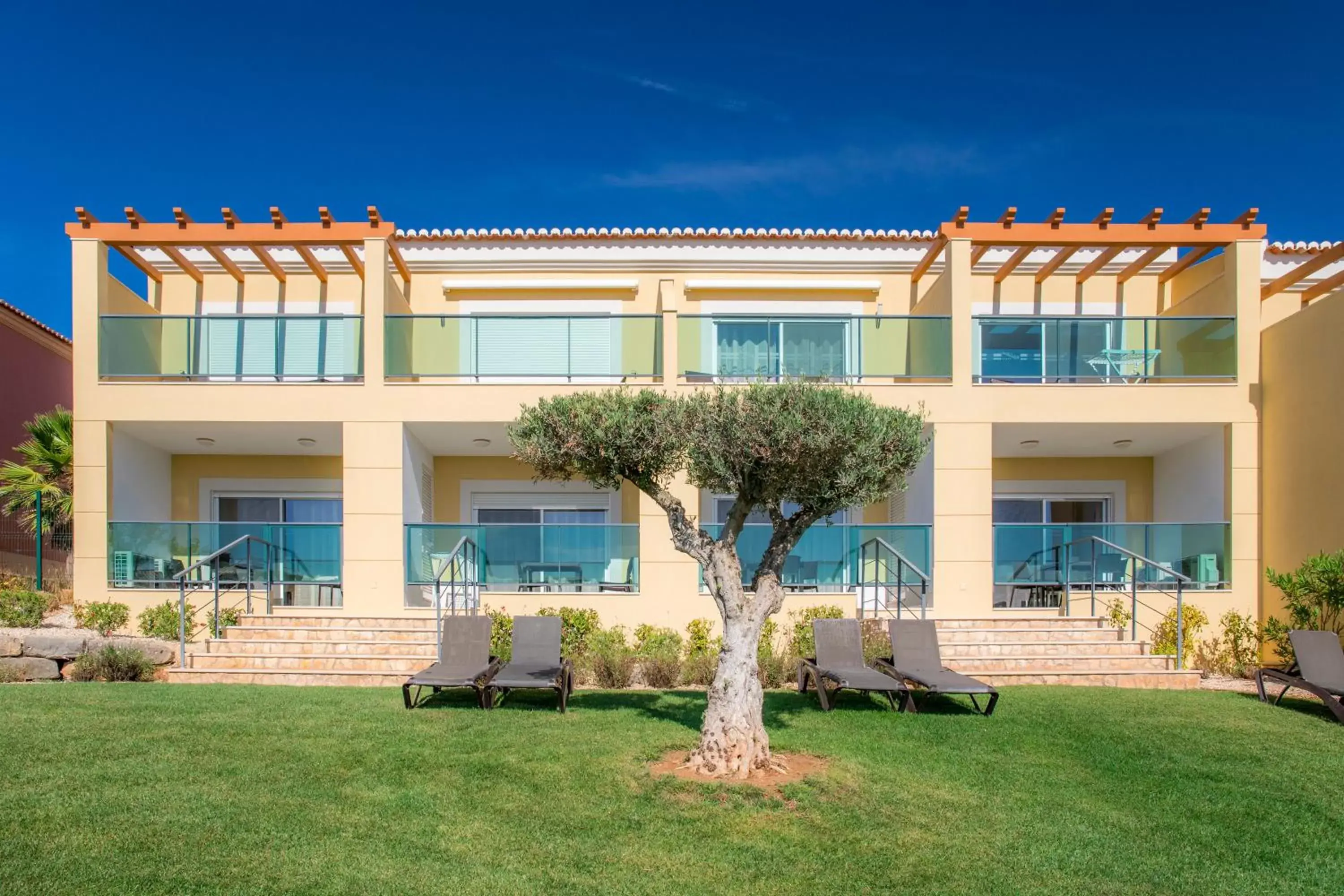 Patio, Property Building in Boavista Golf & Spa - Bela Colina Village