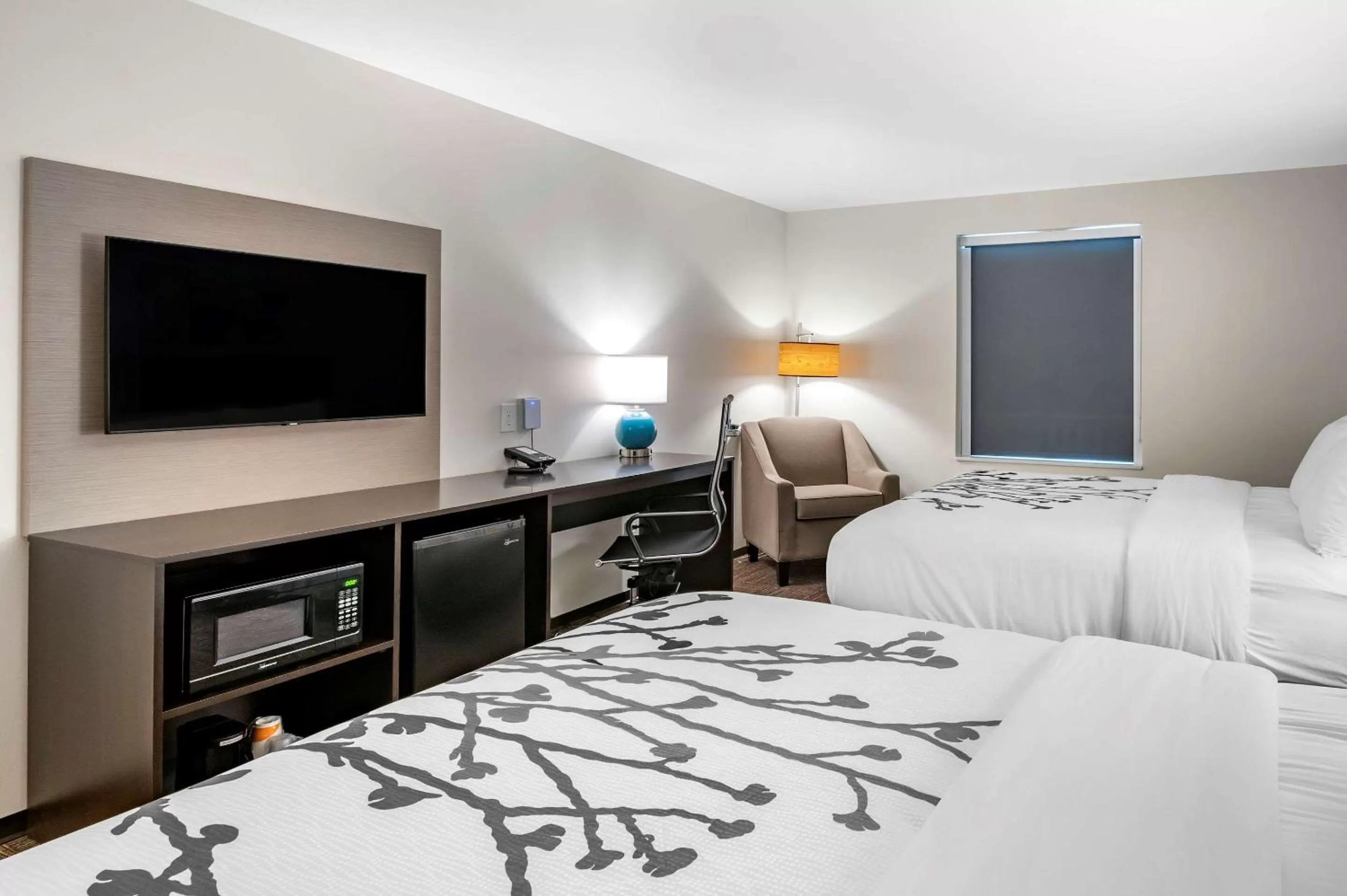 Photo of the whole room, Bed in Sleep Inn