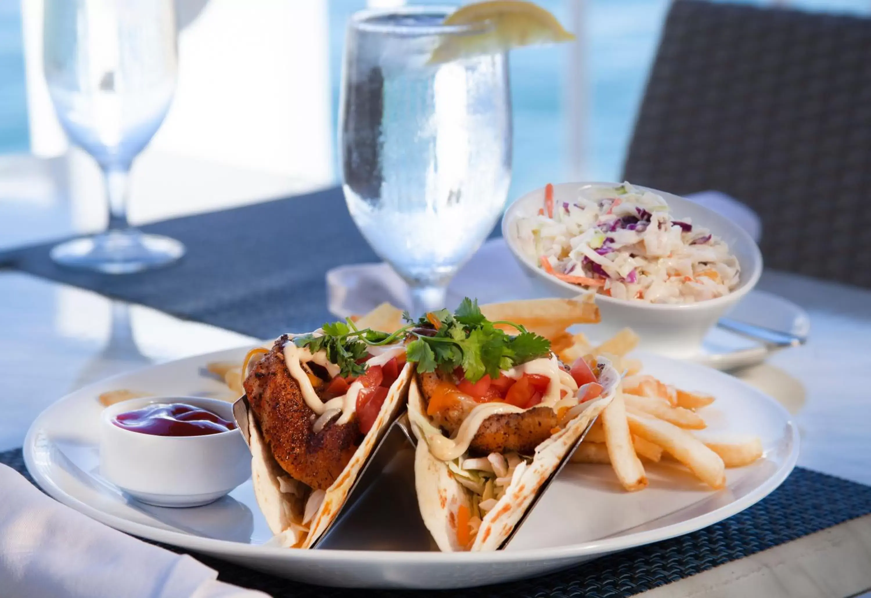 Food and drinks in Pier House Resort & Spa Food and drinks in Pier House Resort & Spa