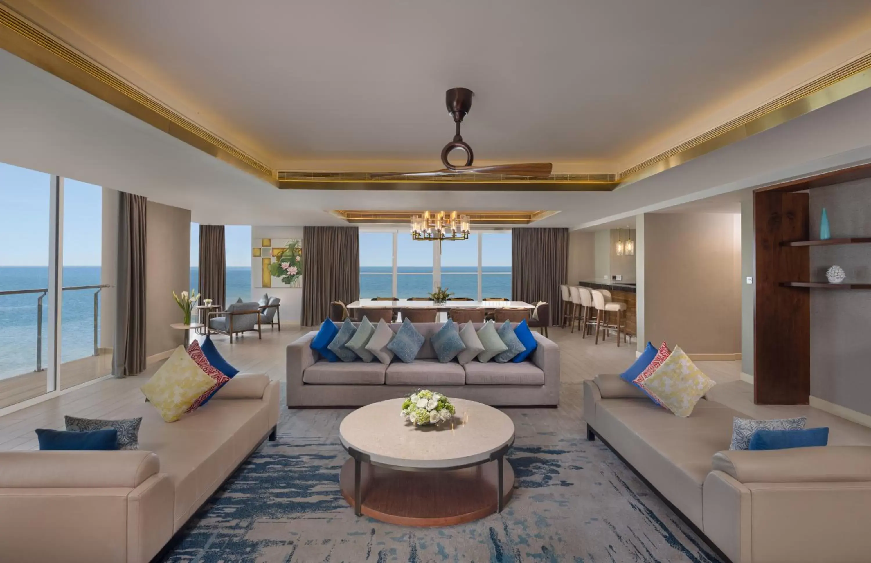 Living room, Seating Area in Radisson Blu Resort Galle