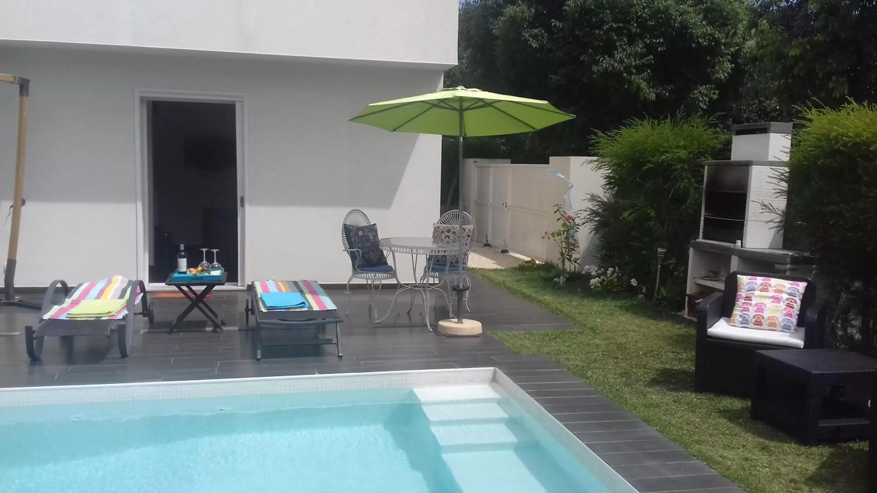 Restaurant/places to eat, Swimming Pool in Tavira independent suite with Pool at Casa Reflexos