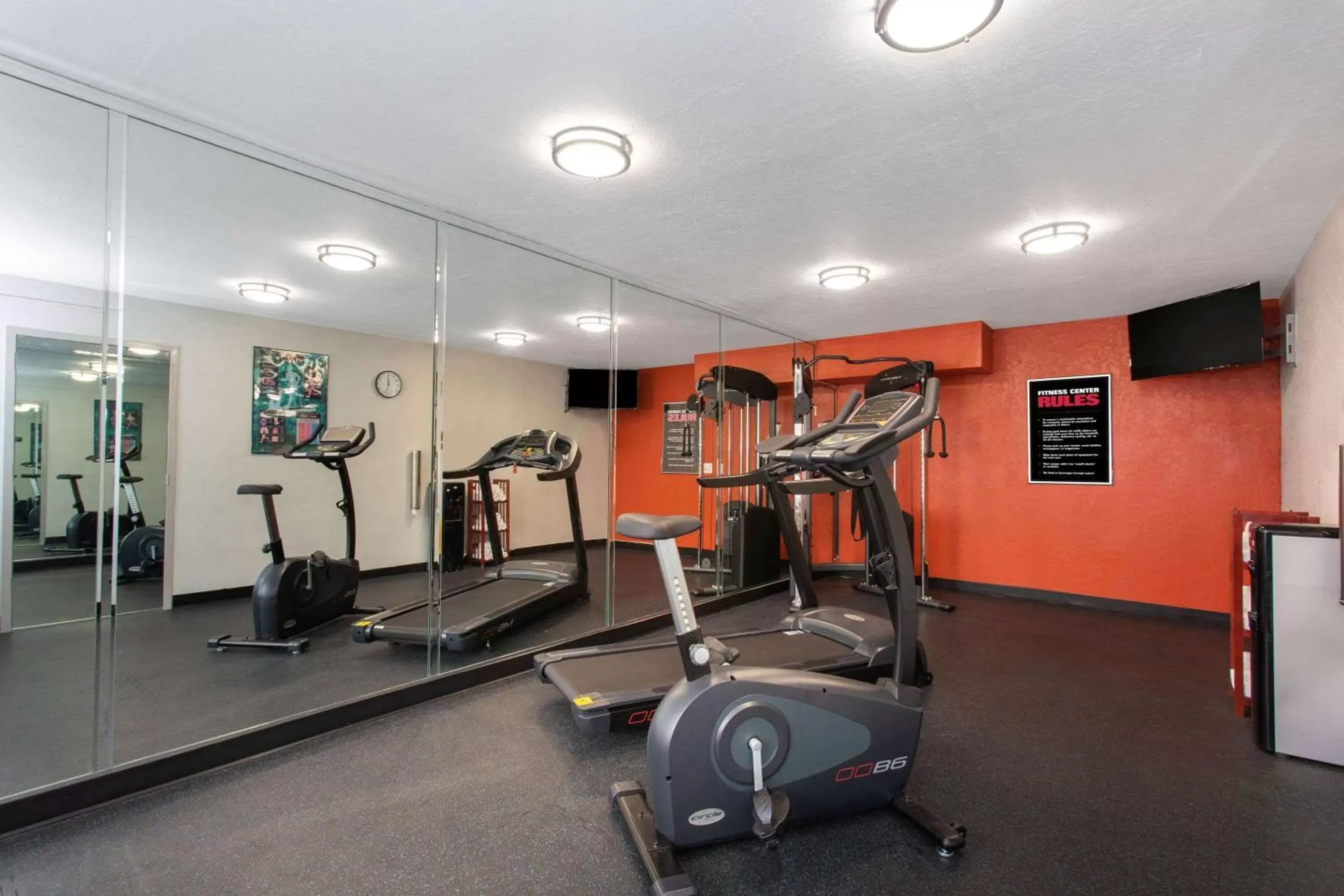 Fitness centre/facilities, Fitness Center/Facilities in Days Inn by Wyndham Orlando Conv. Center/International Dr