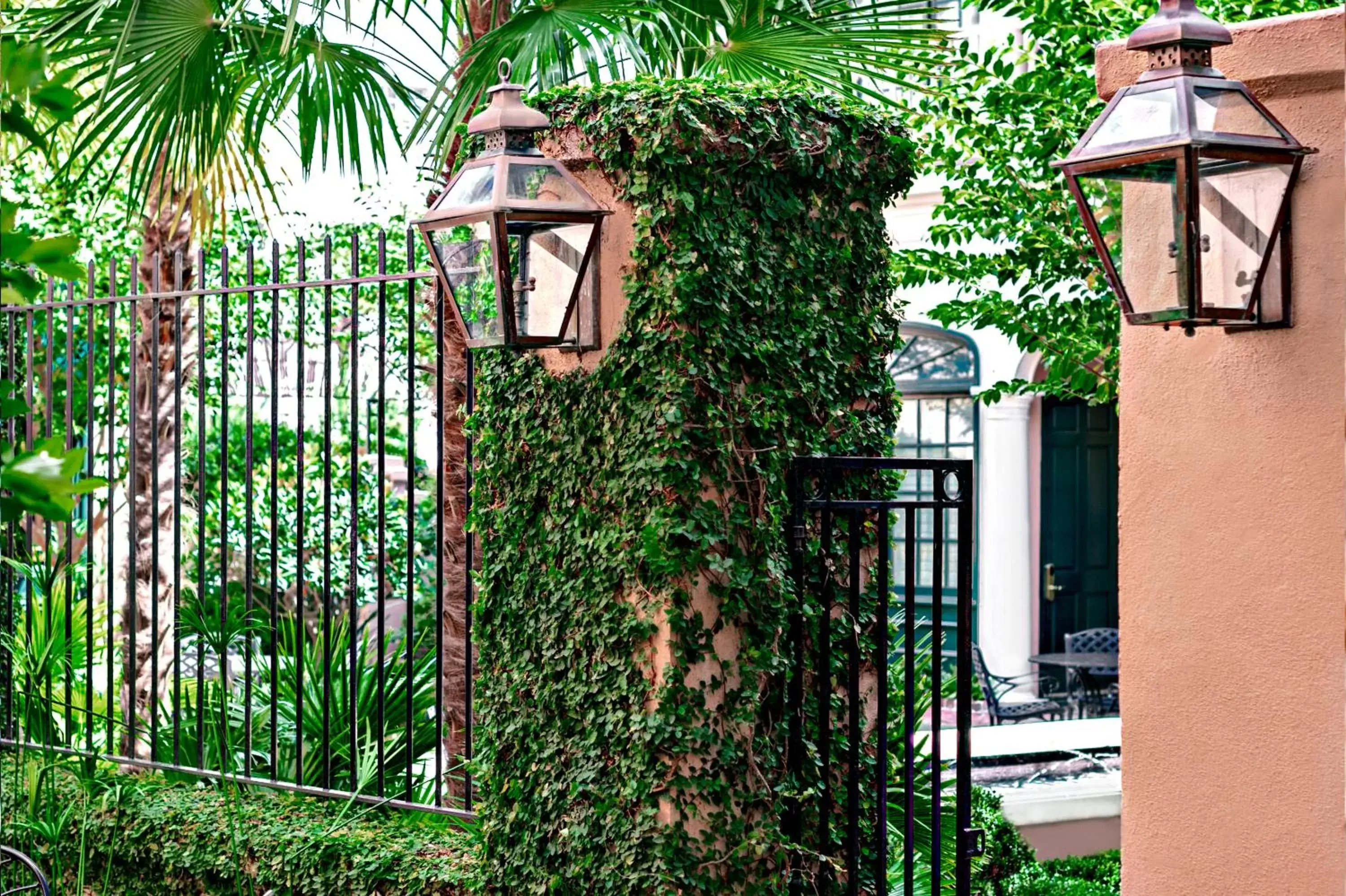 Property building in Planters Inn - Charleston Property building in Planters Inn - Charleston