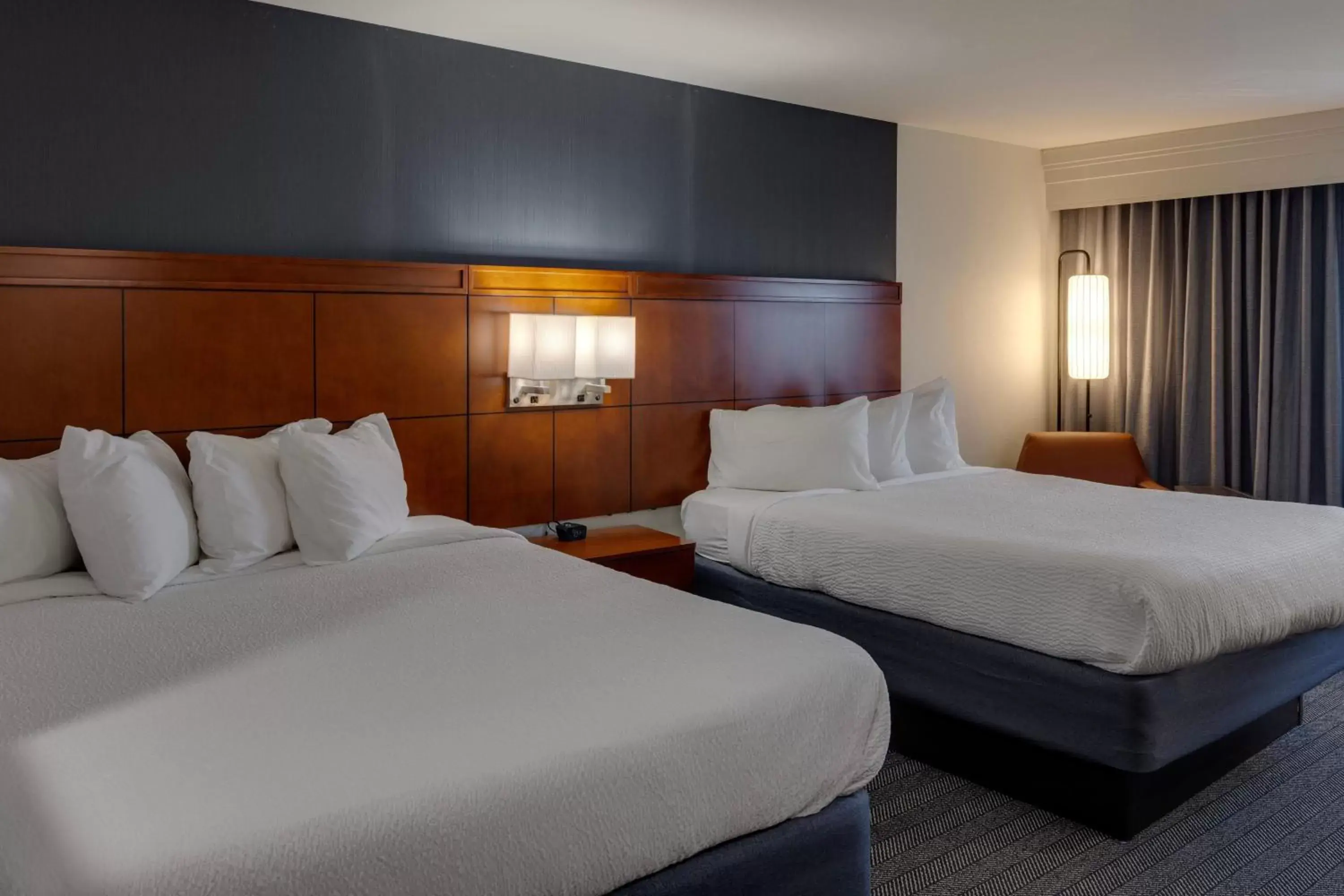 Photo of the whole room, Bed in Courtyard by Marriott Oklahoma City North/Quail Springs