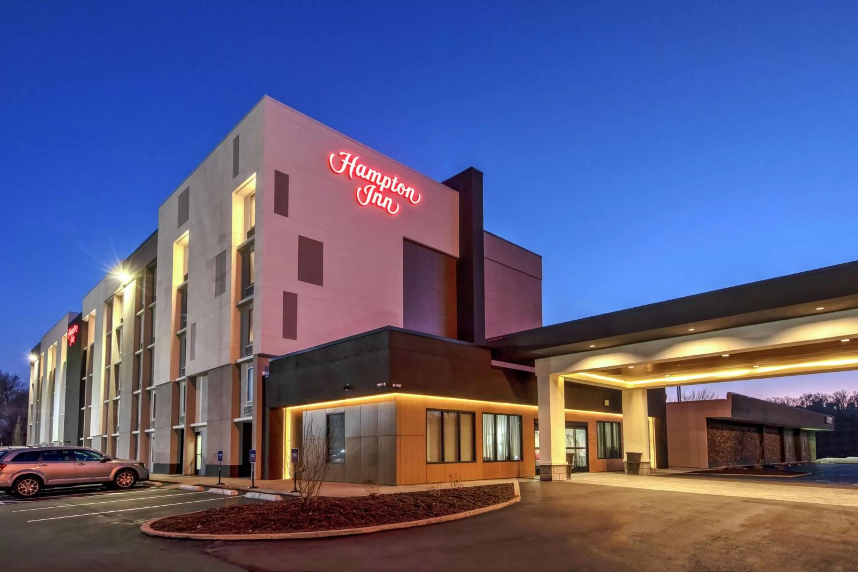 Property building in Hampton Inn New Albany Louisville West