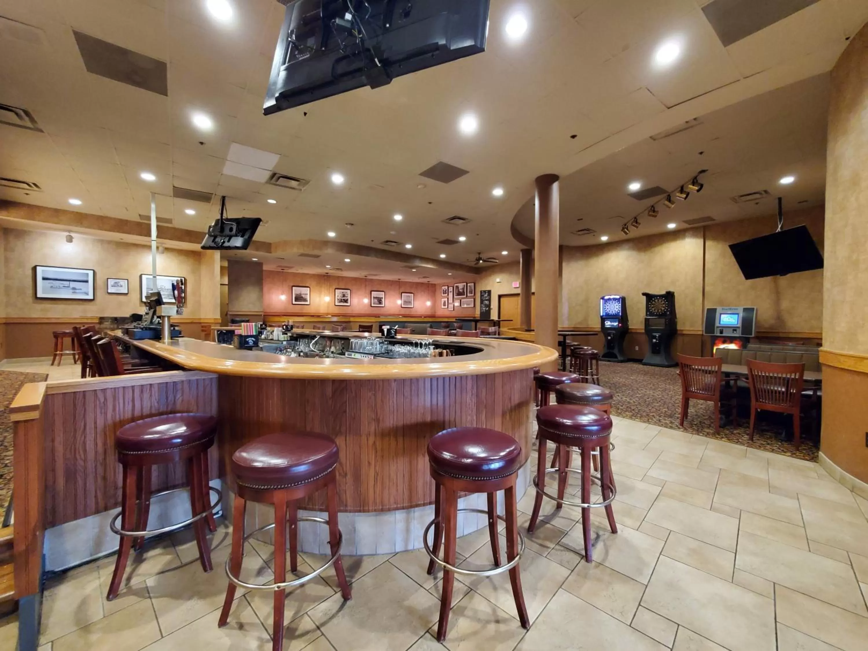 Lounge or bar in Ramkota Hotel Pierre