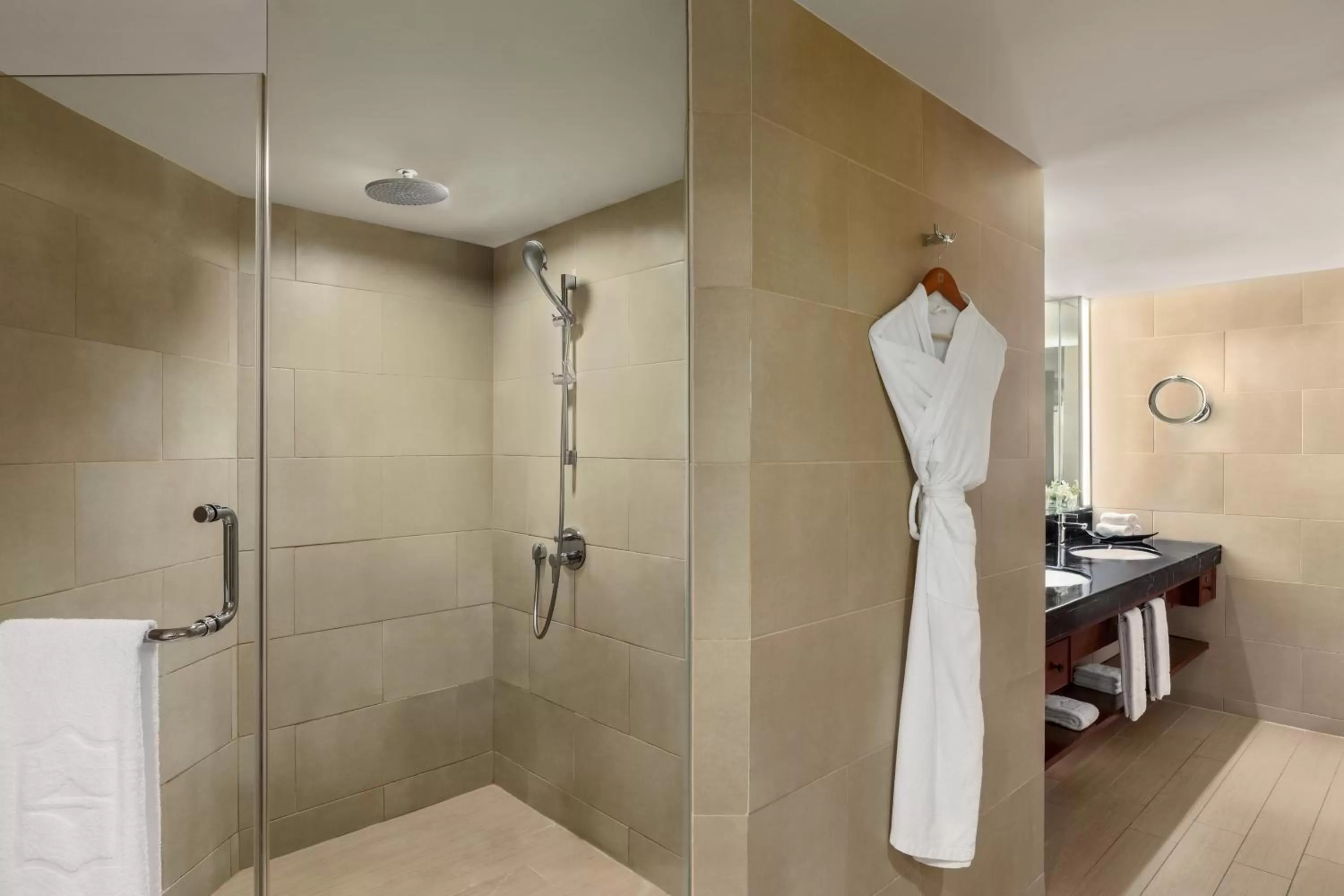 Bathroom in Shangri-La Mactan, Cebu