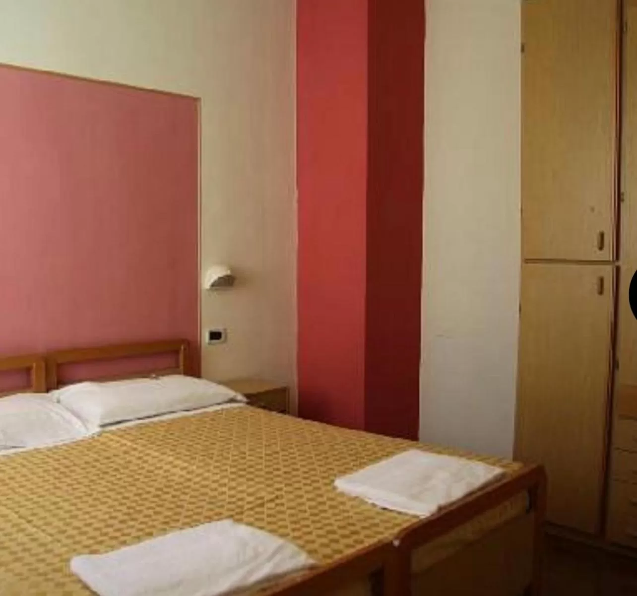 Bed in Hotel Losanna