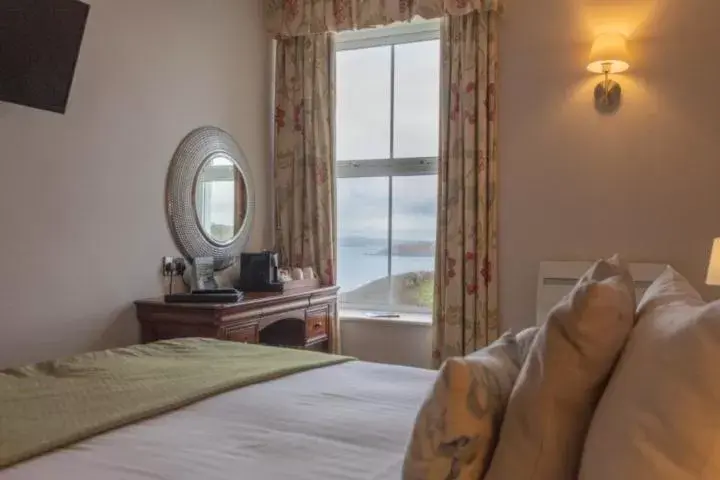Bed in Mullion Cove Hotel & Spa