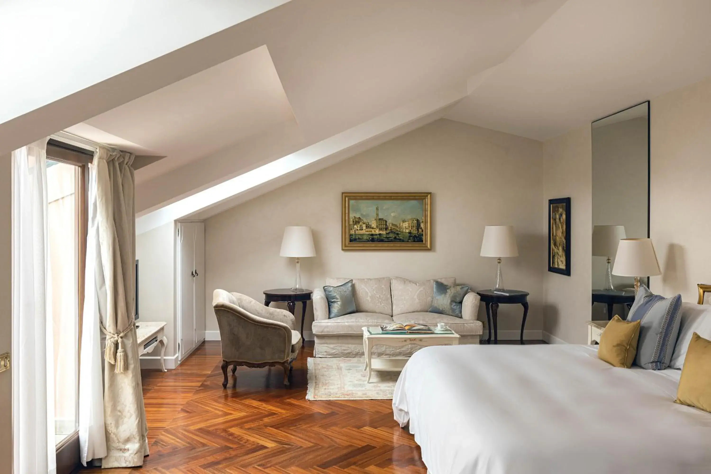 Living room, Seating Area in Hotel Cipriani, A Belmond Hotel, Venice