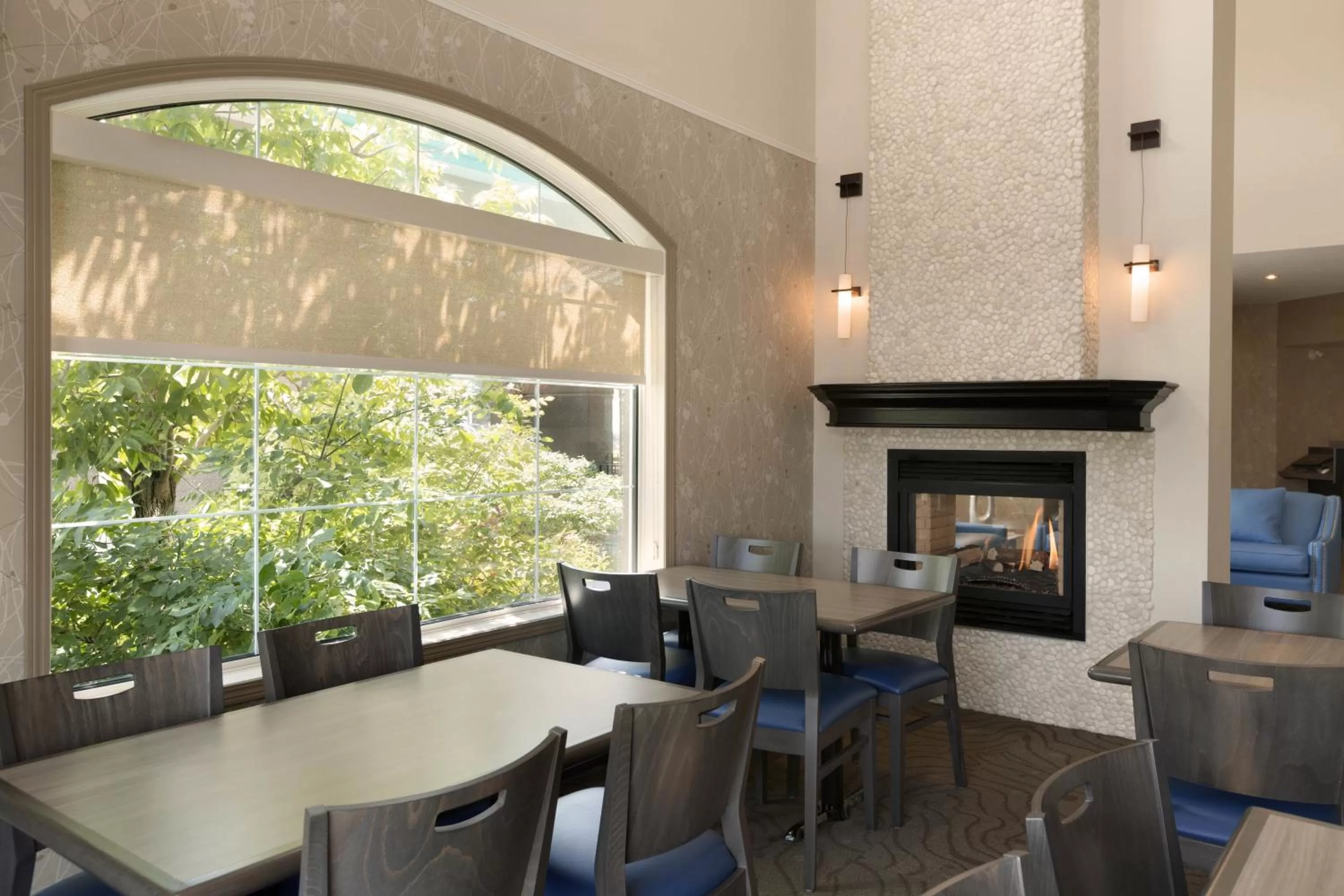 Restaurant/places to eat in Days Inn & Suites by Wyndham Brandon