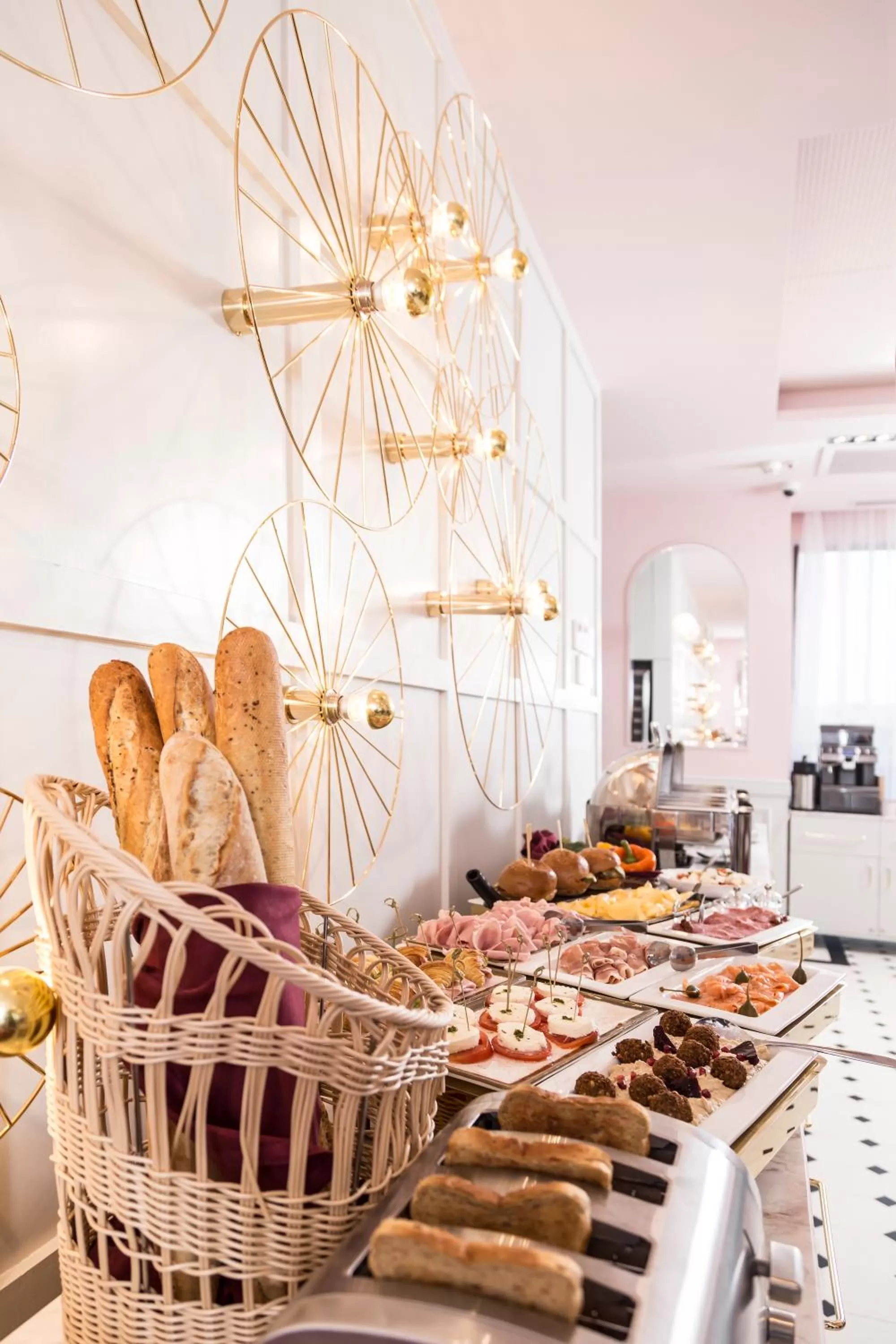 Breakfast in Hotel Cismigiu