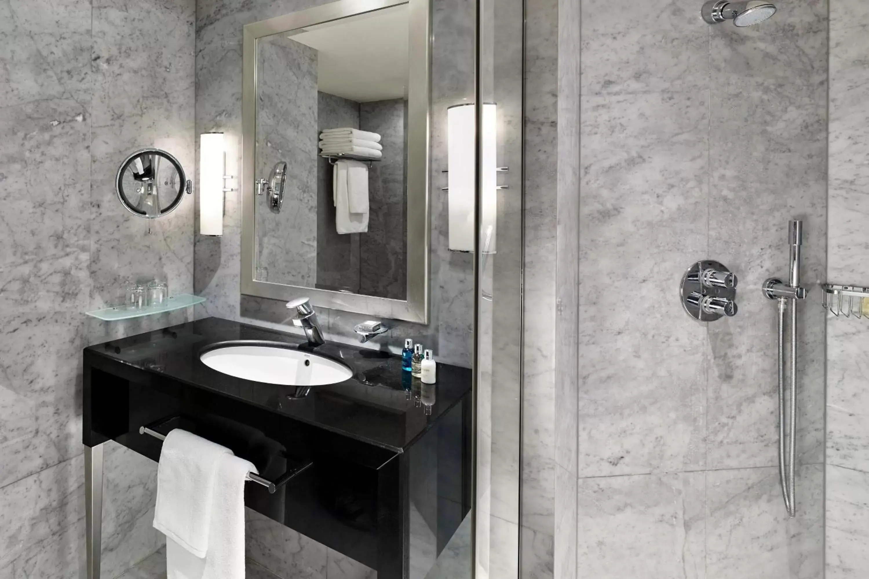 Bathroom in The Park Tower Knightsbridge, a Luxury Collection Hotel, London