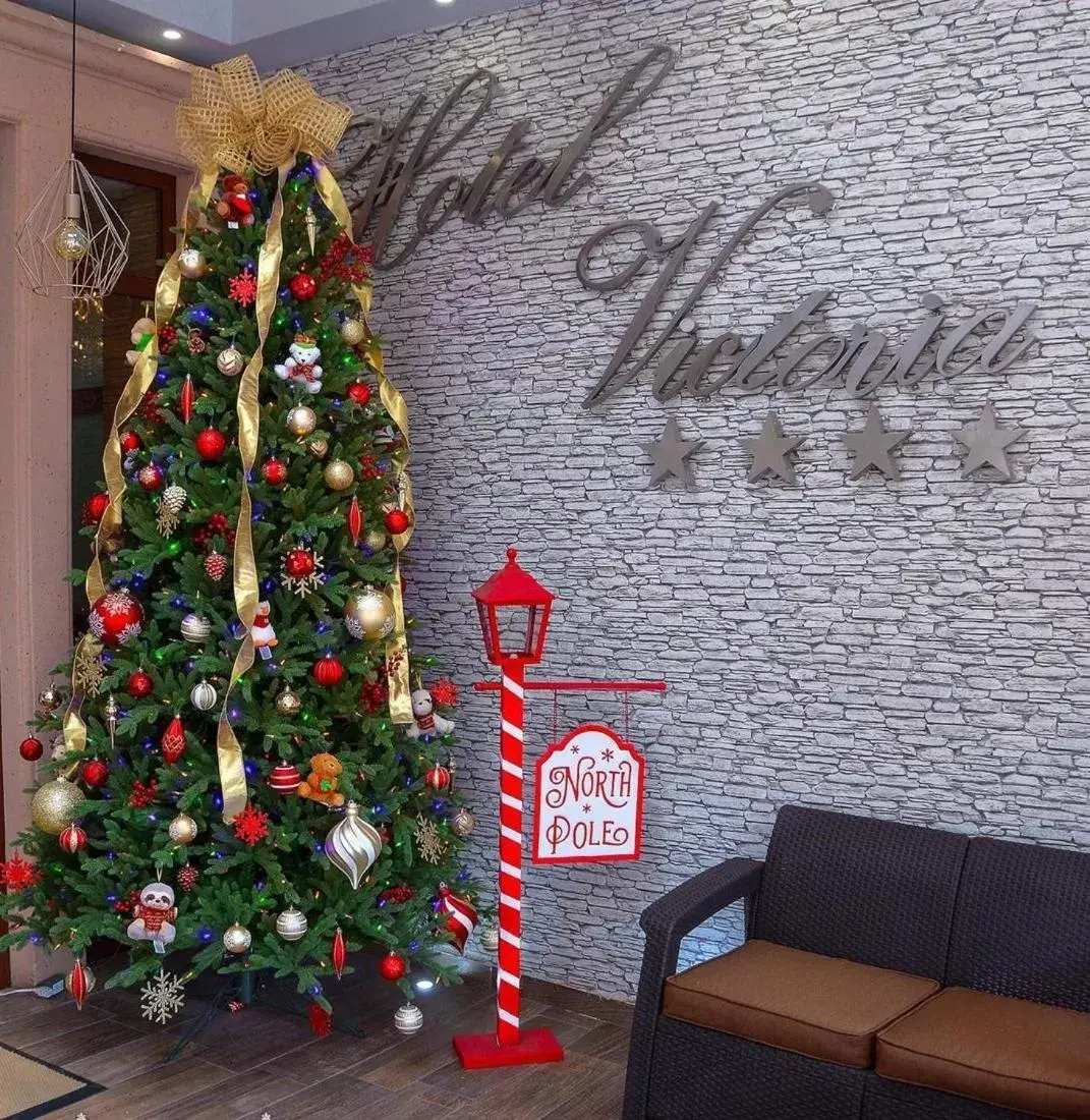 Lobby or reception in Hotel Victoria Lobby or reception in Hotel Victoria