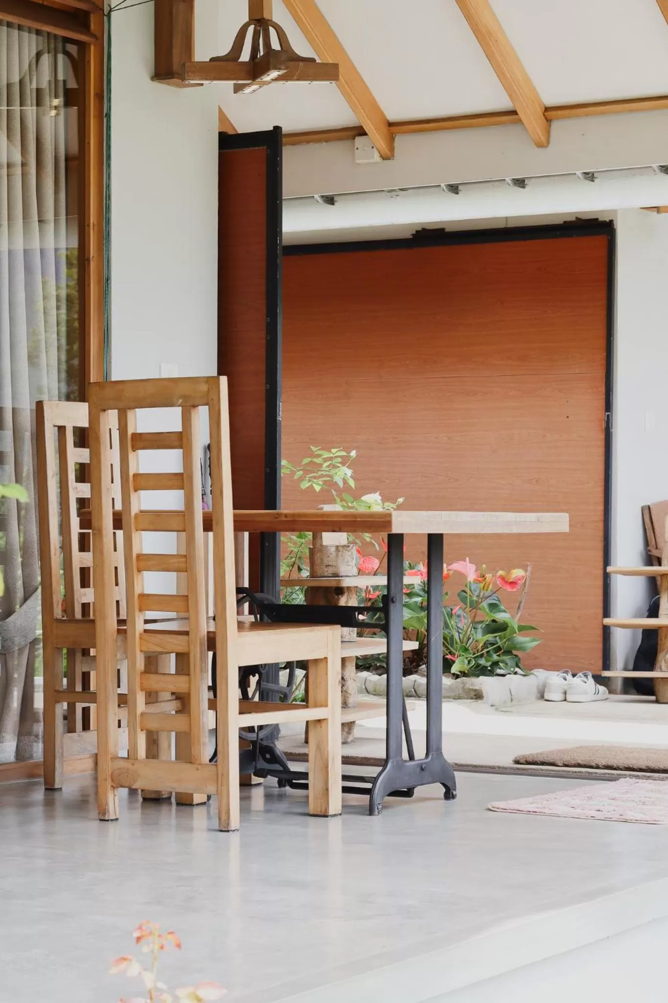 Dining area in The One Ella