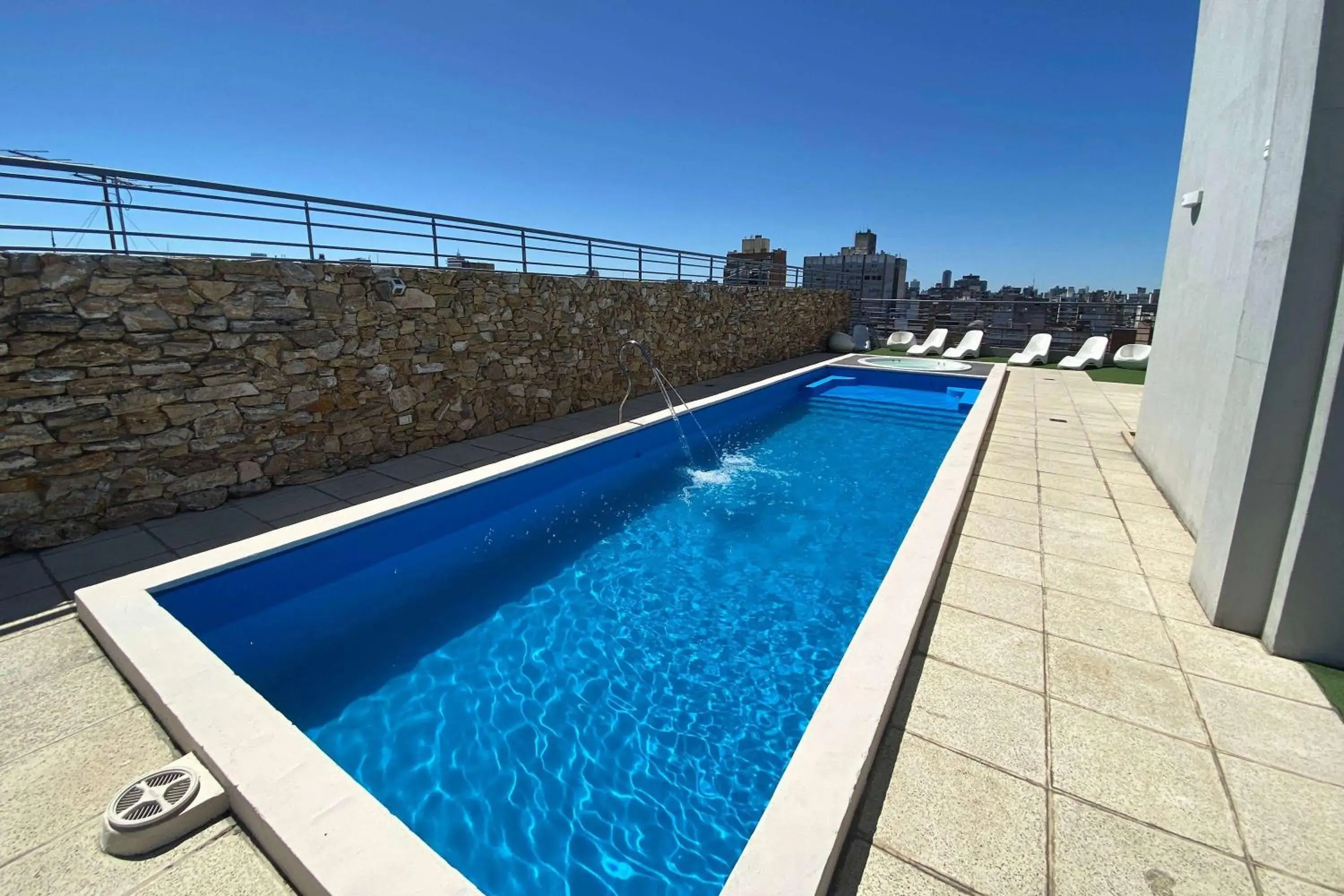 Pool view, Swimming Pool in Howard Johnson Hotel Rosario