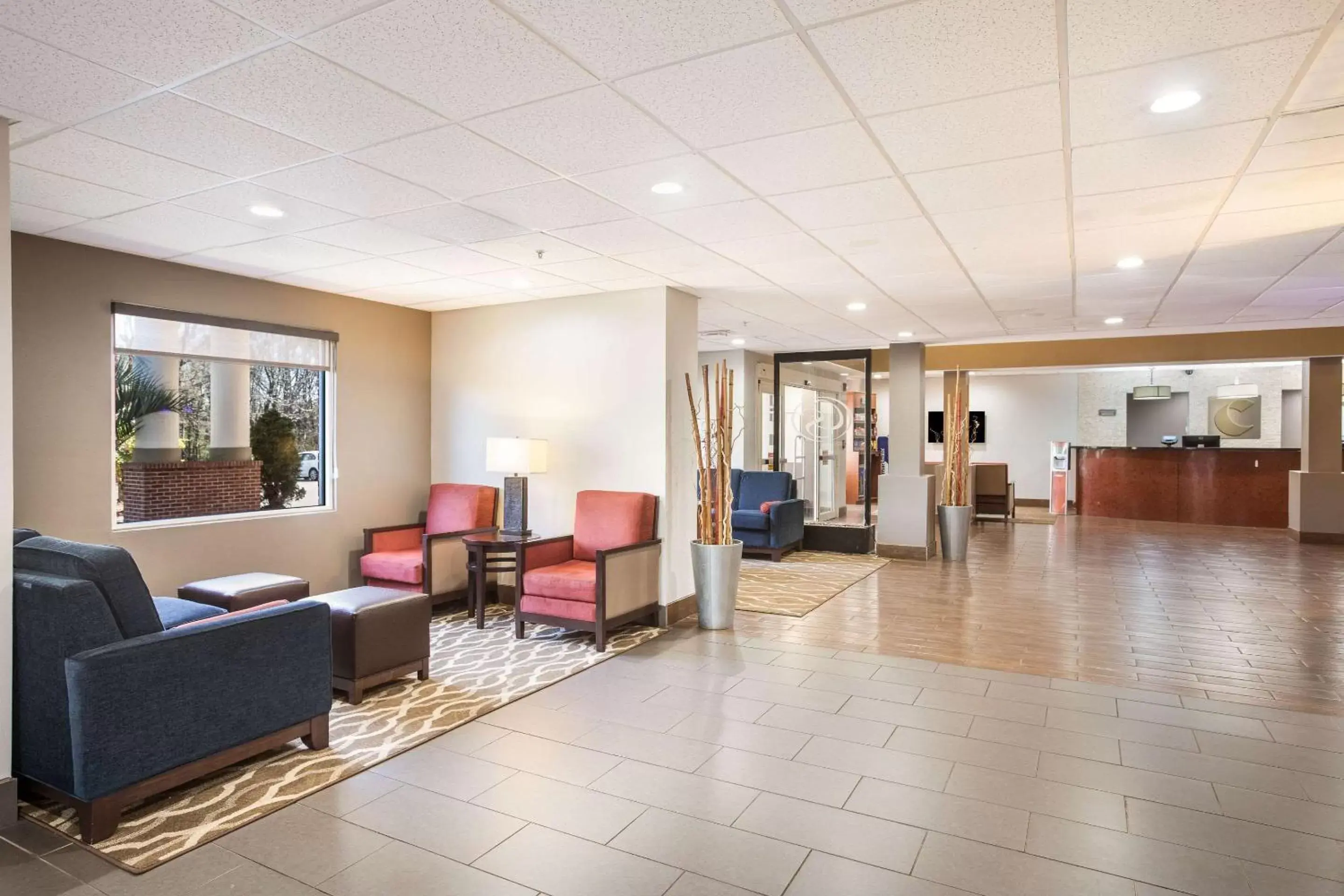 Lobby or reception in Comfort Suites Forsyth near I-75 Lobby or reception in Comfort Suites Forsyth near I-75