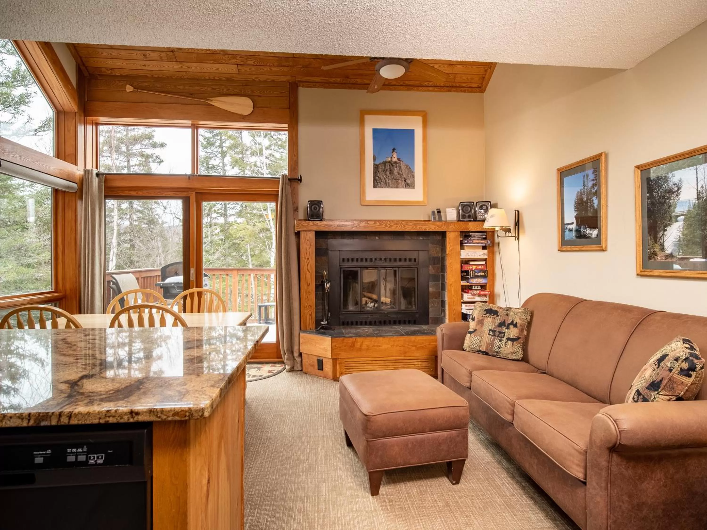 Living room in Caribou Highlands Lodge