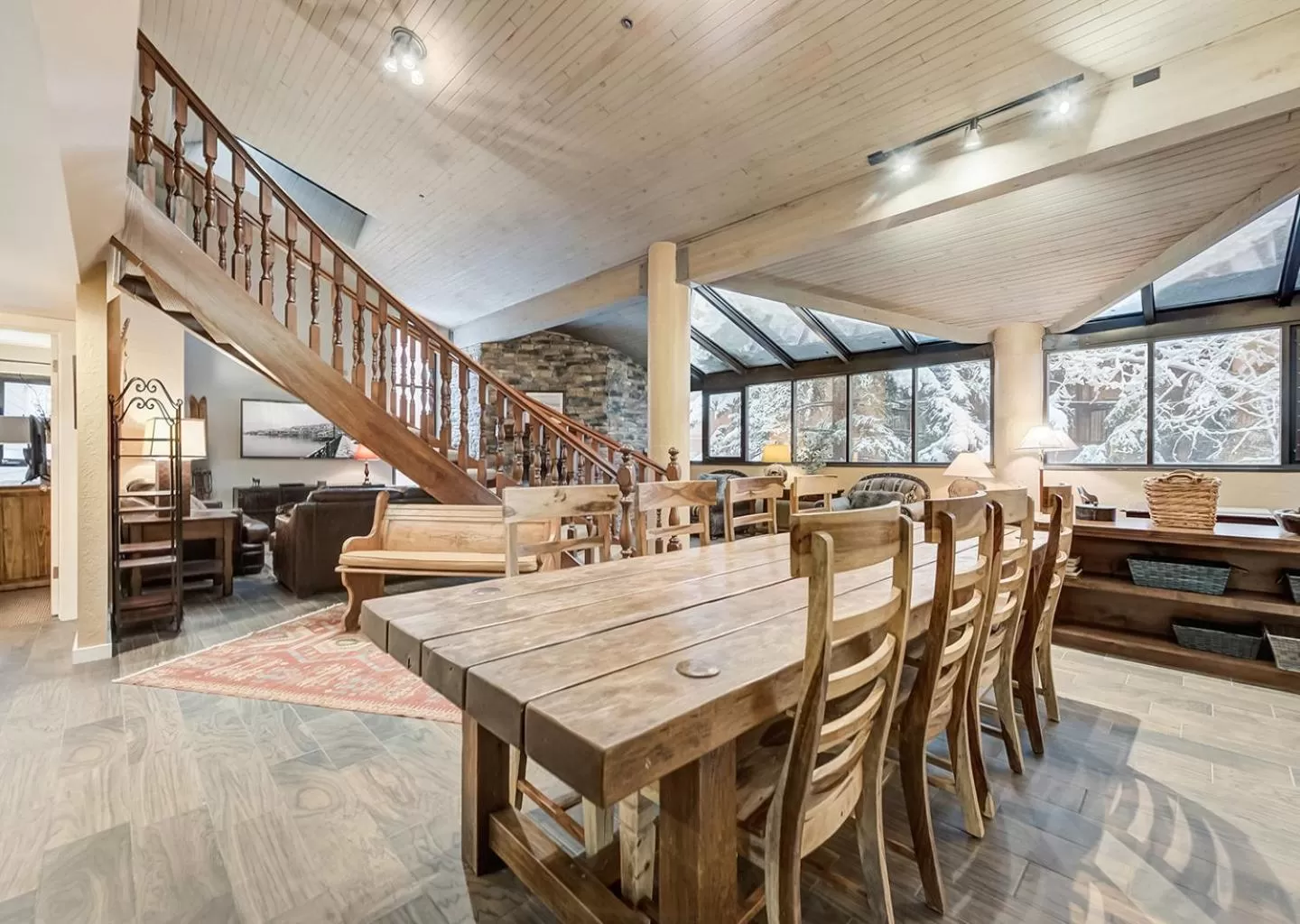 Dining area in Silver King by All Seasons Resort Lodging