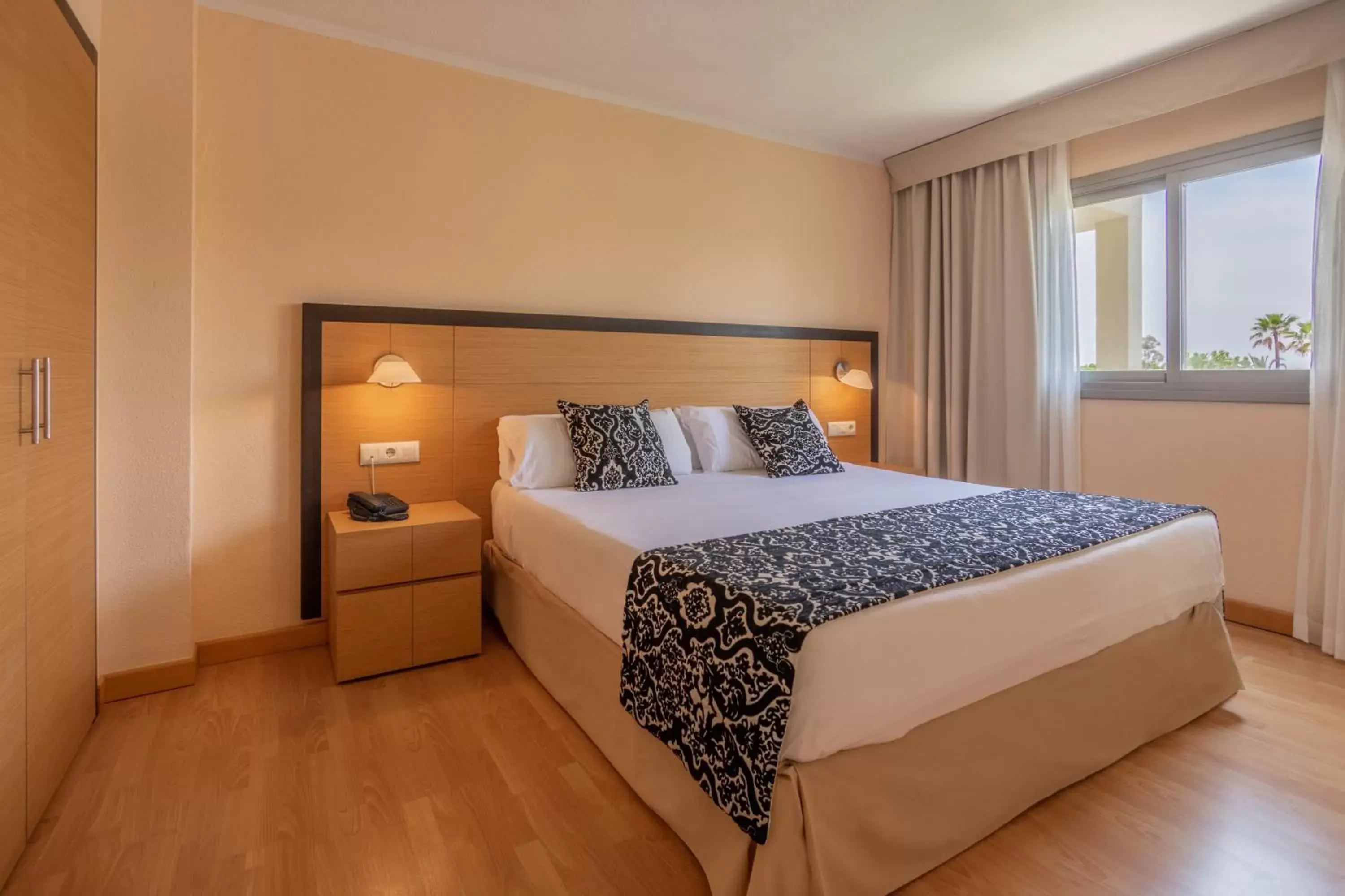 Bedroom, Bed in Zafiro Tropic