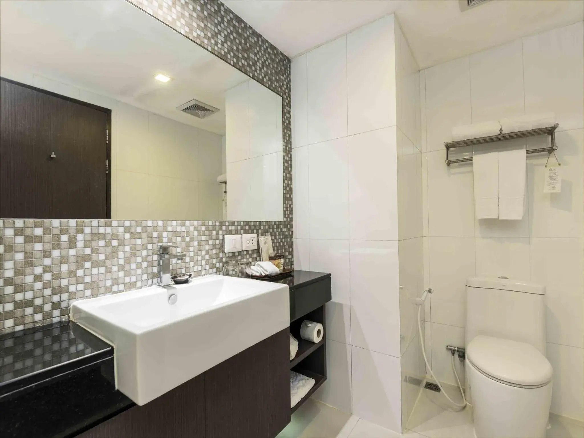 Toilet, Bathroom in Maitria Hotel Sukhumvit 18 Bangkok – A Chatrium Collection