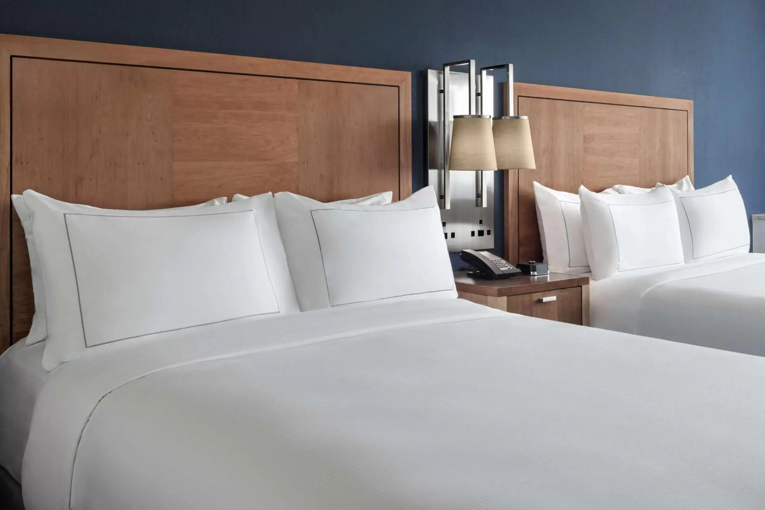 Bed in The Alloy, a DoubleTree by Hilton - Valley Forge