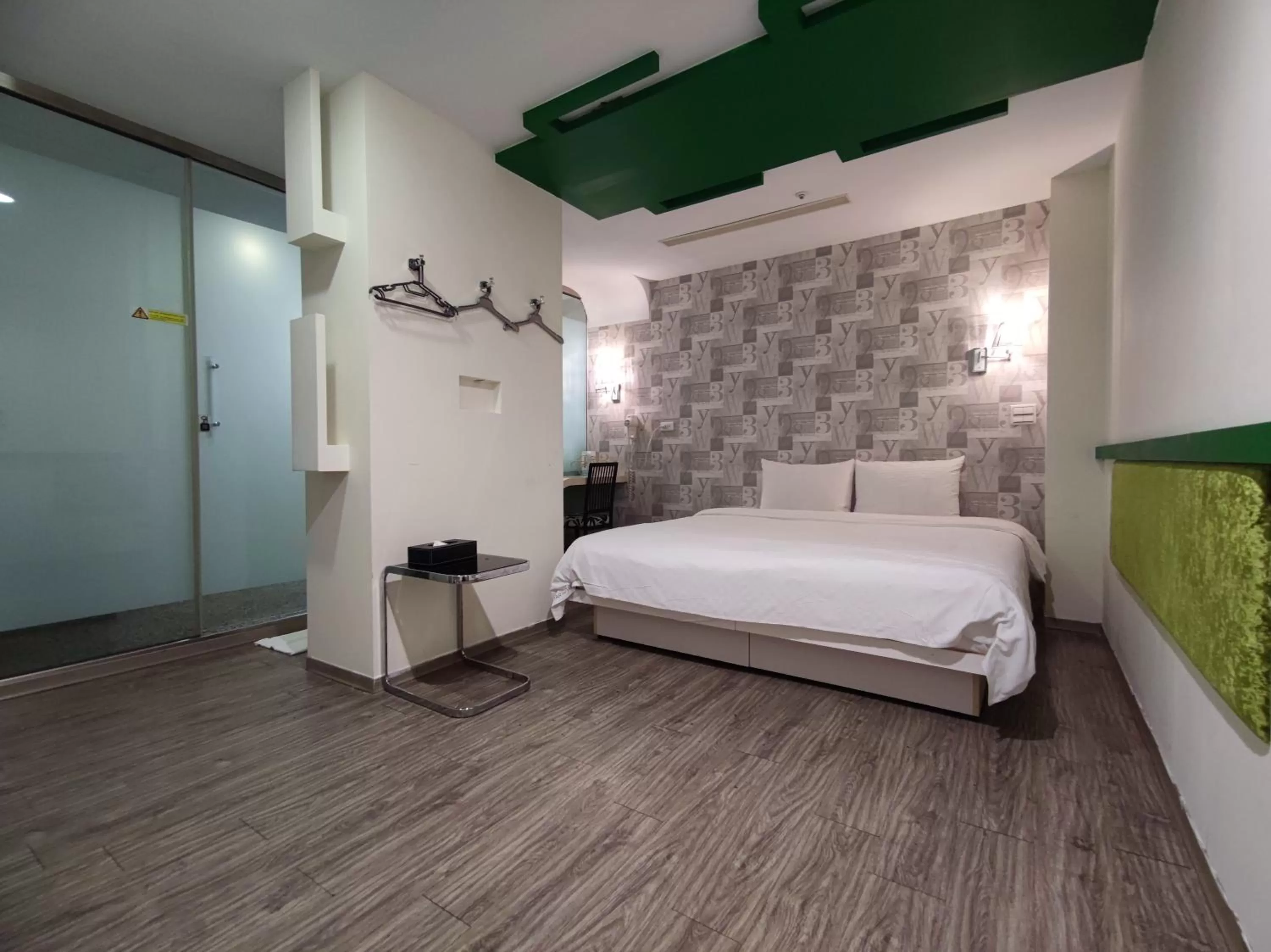 Bedroom, Bed in Walker Hotel - Zhengyi