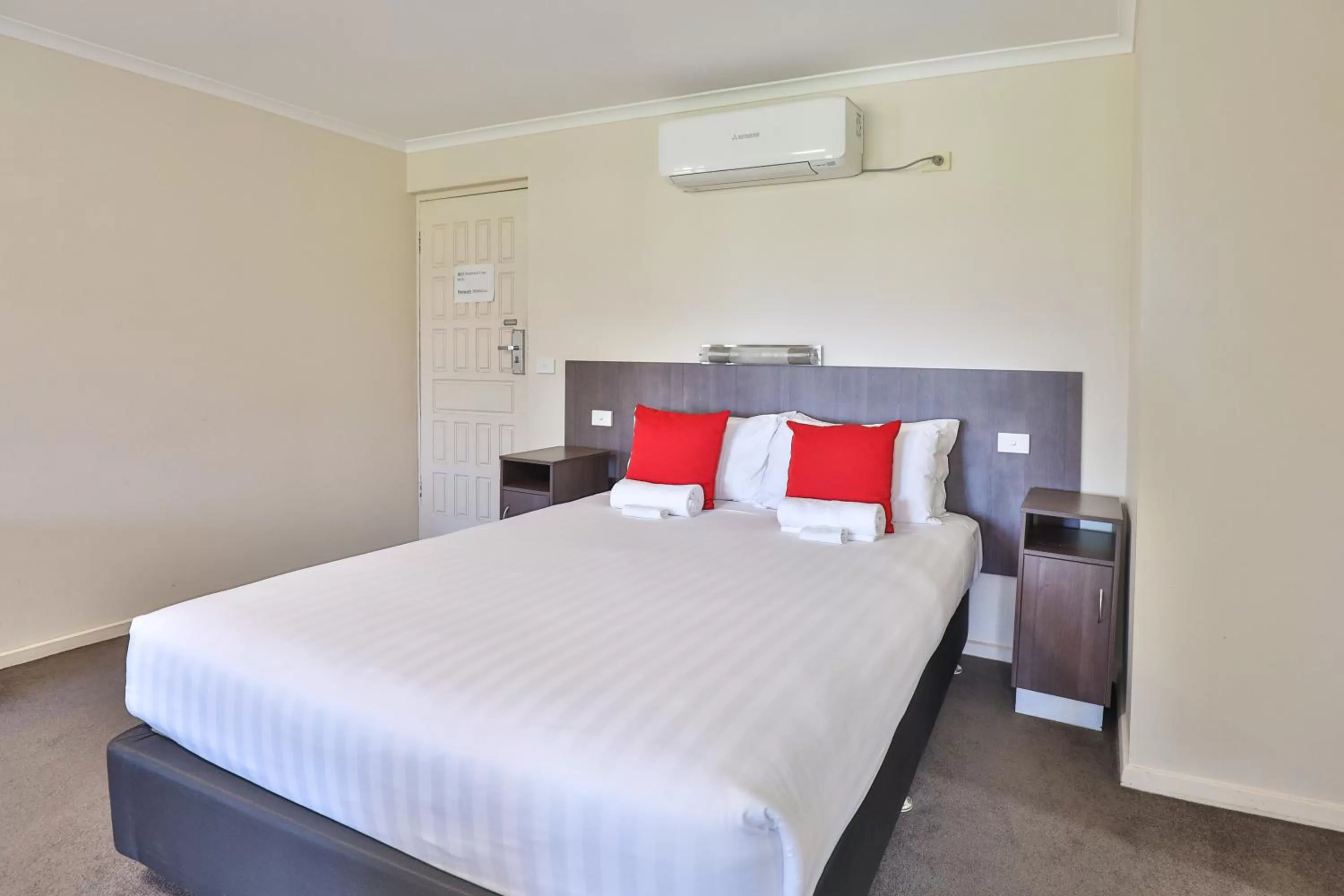 Bed in Boulevard Motor Inn Mildura