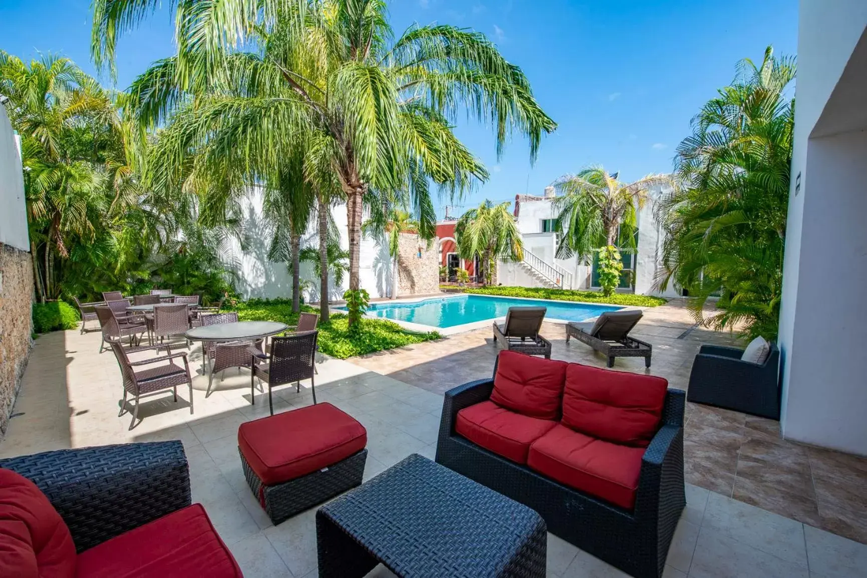 Patio, Swimming Pool in Hotel Embajadores