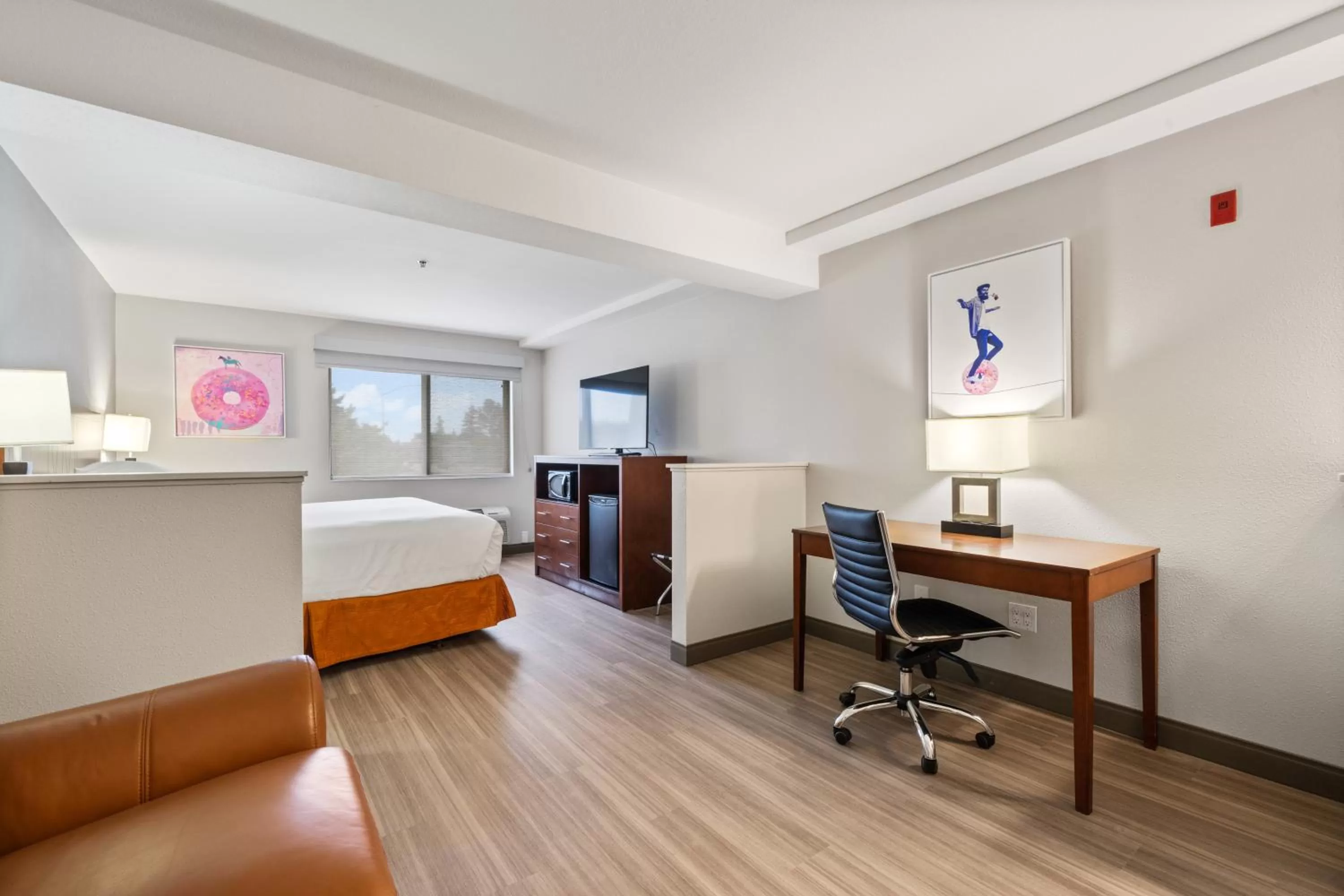 King Suite with Sofa Bed - Non-Smoking in Best Western Lake Oswego Hotel & Suites