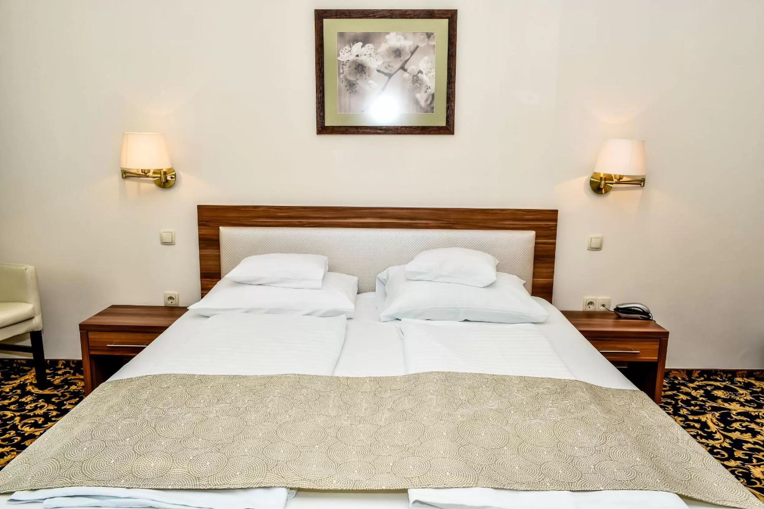 Bedroom, Bed in Simbad Hotel & Bar Superior