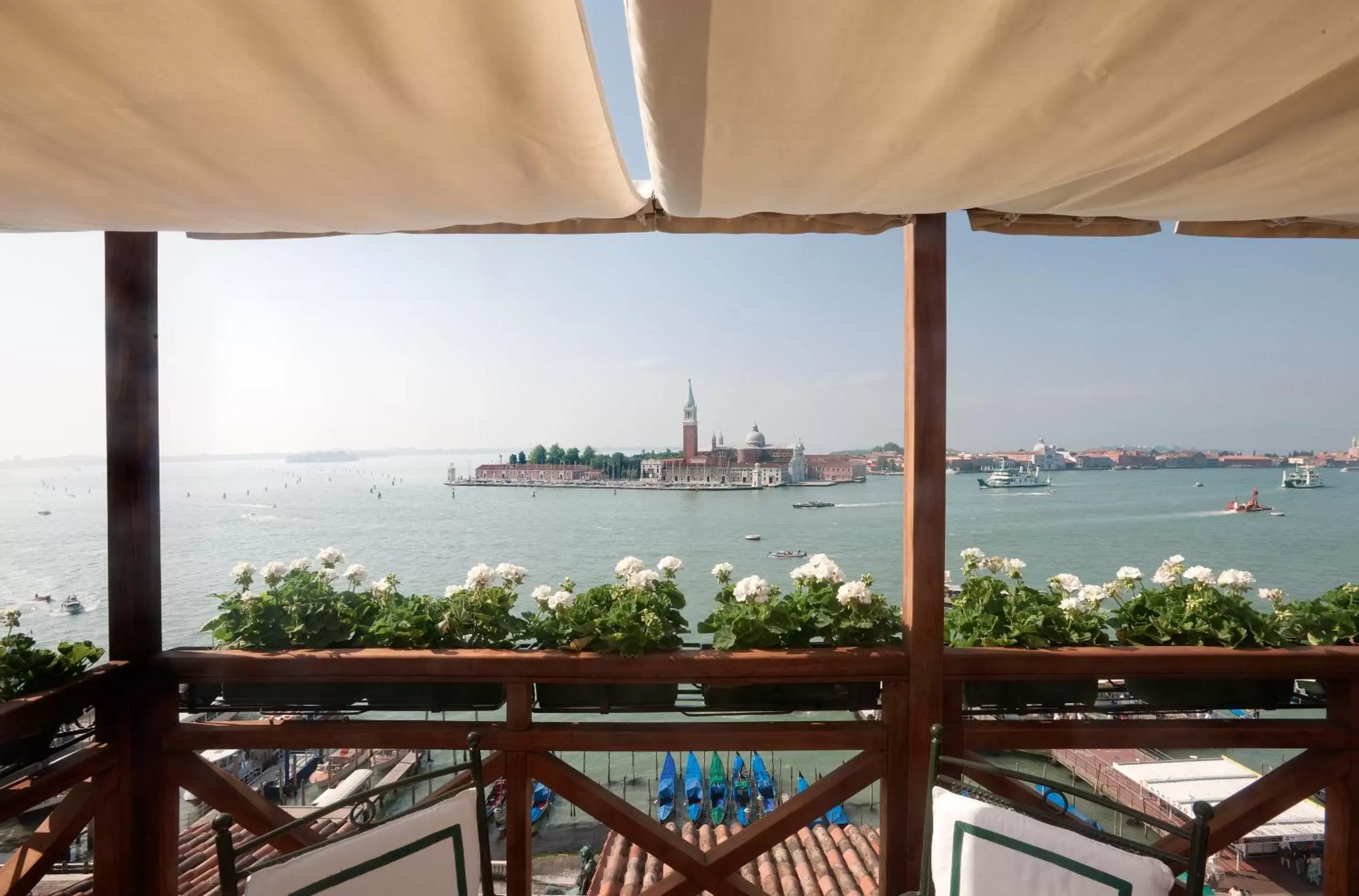 View (from property/room) in Londra Palace Venezia