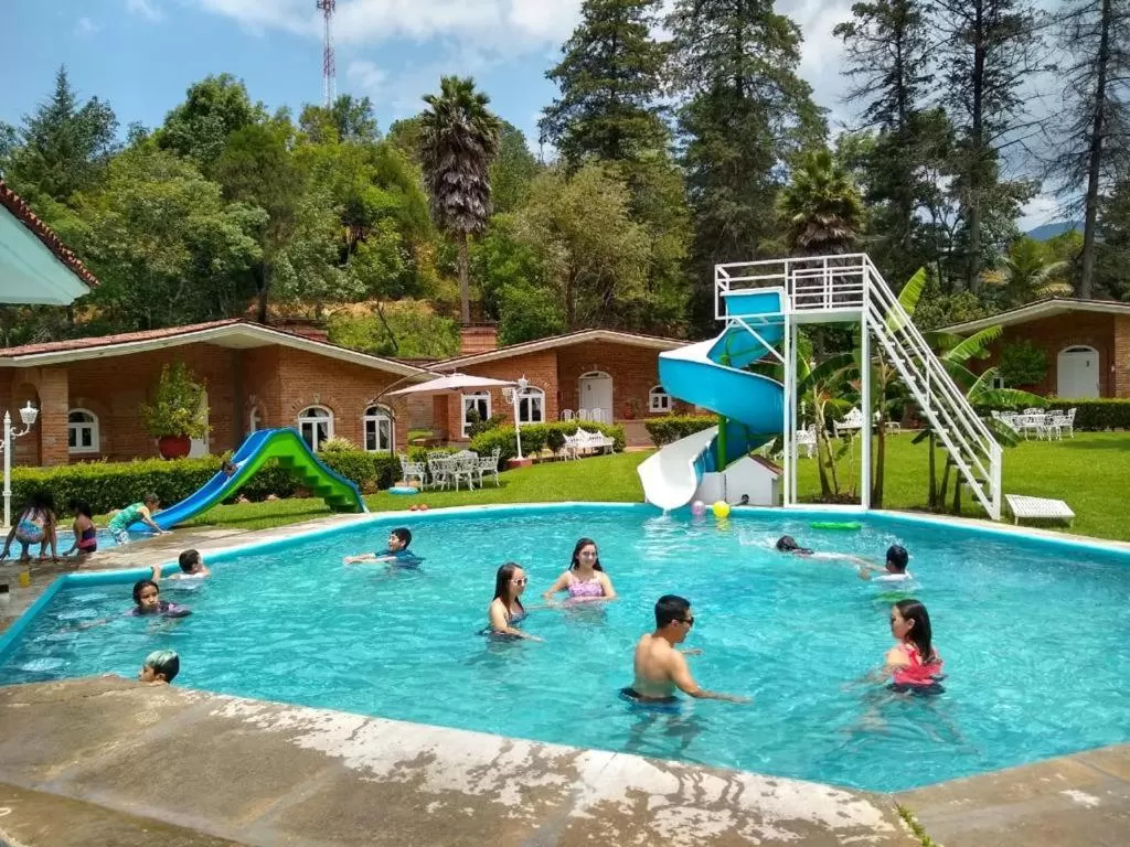 People in Hotel Villa Monarca Inn