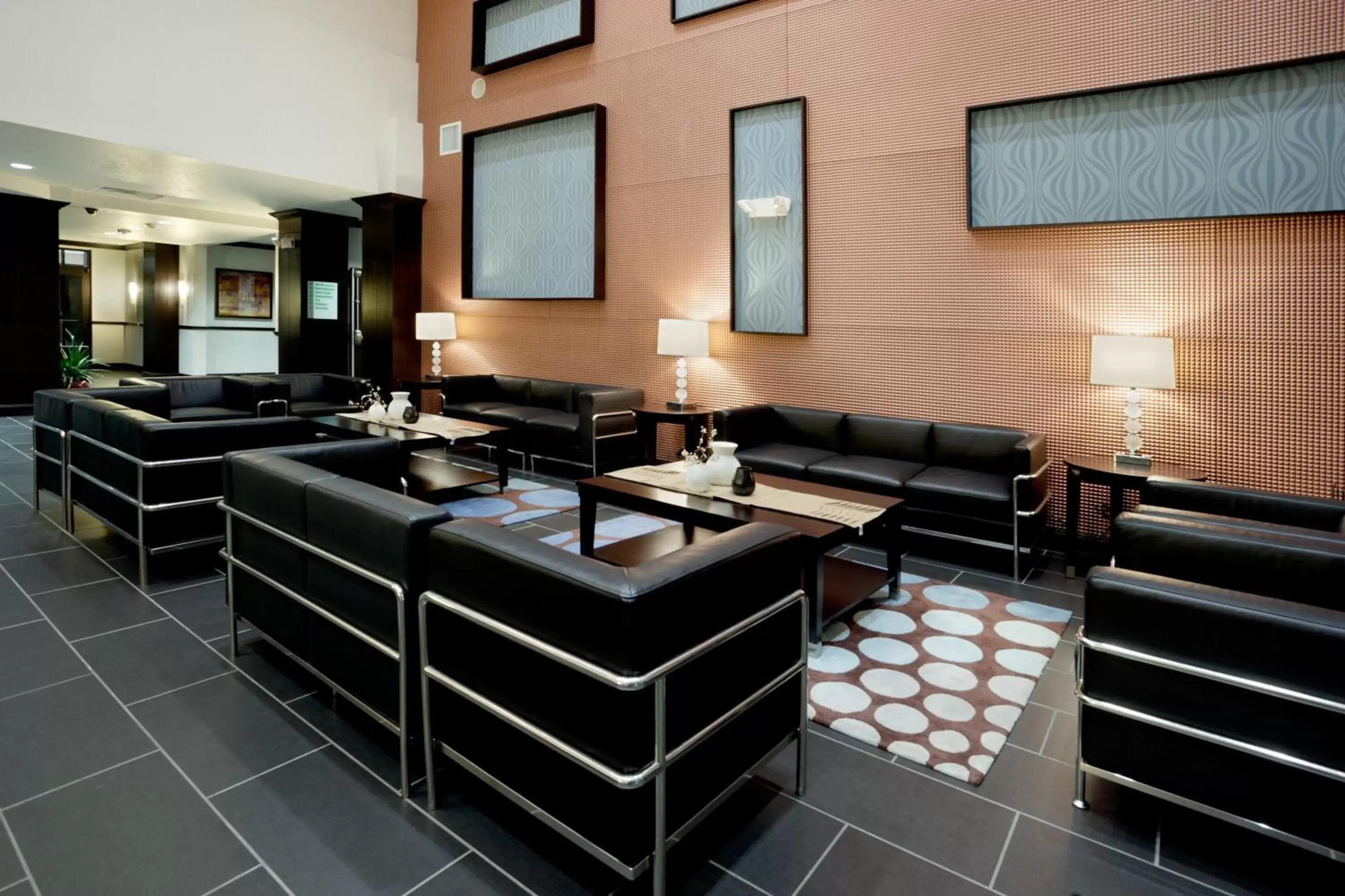Lobby or reception, Seating Area in Holiday Inn San Antonio North Stone Oak Area, an IHG Hotel