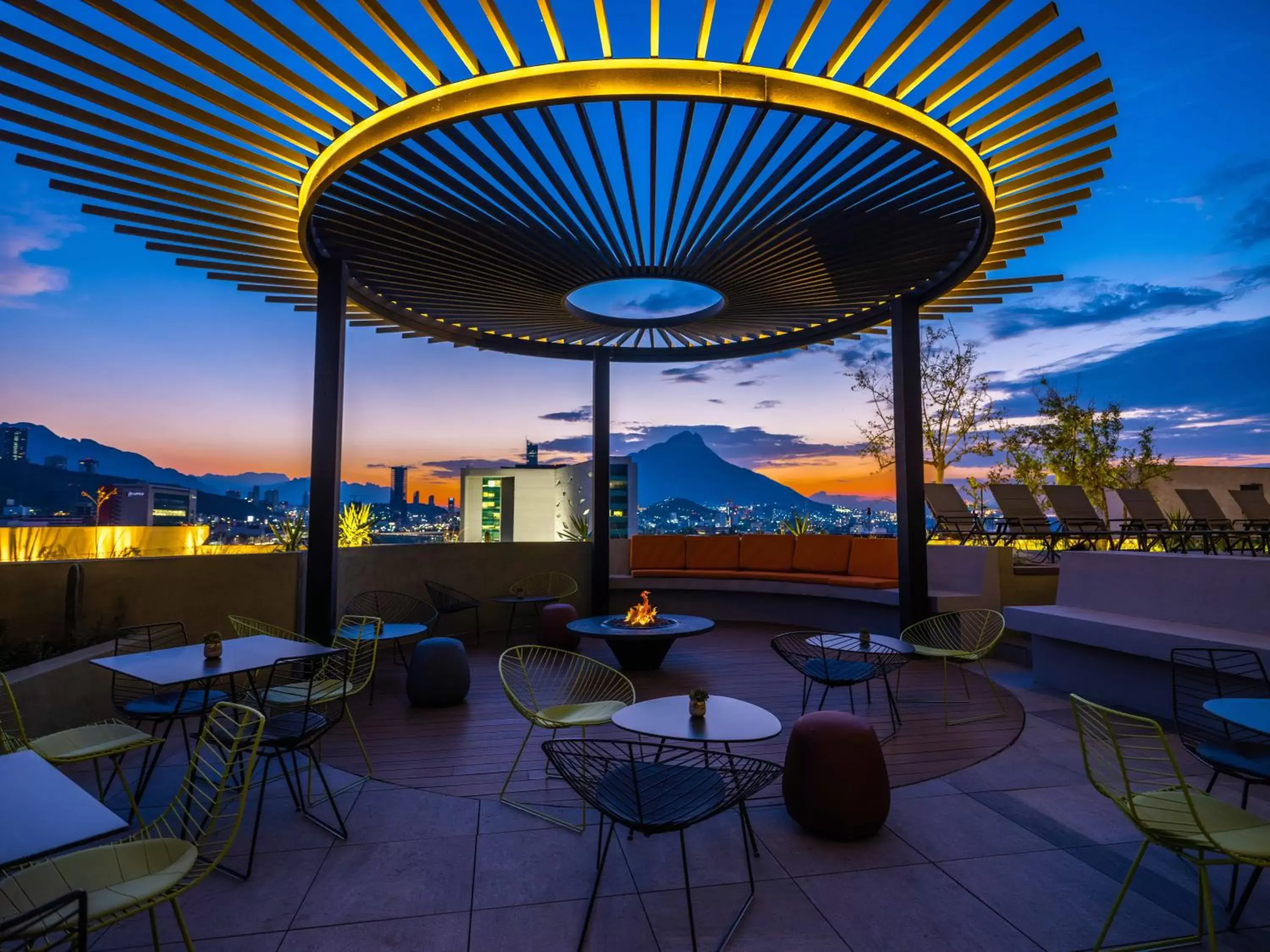 Balcony/Terrace, Restaurant/Places to Eat in Galeria Plaza Monterrey