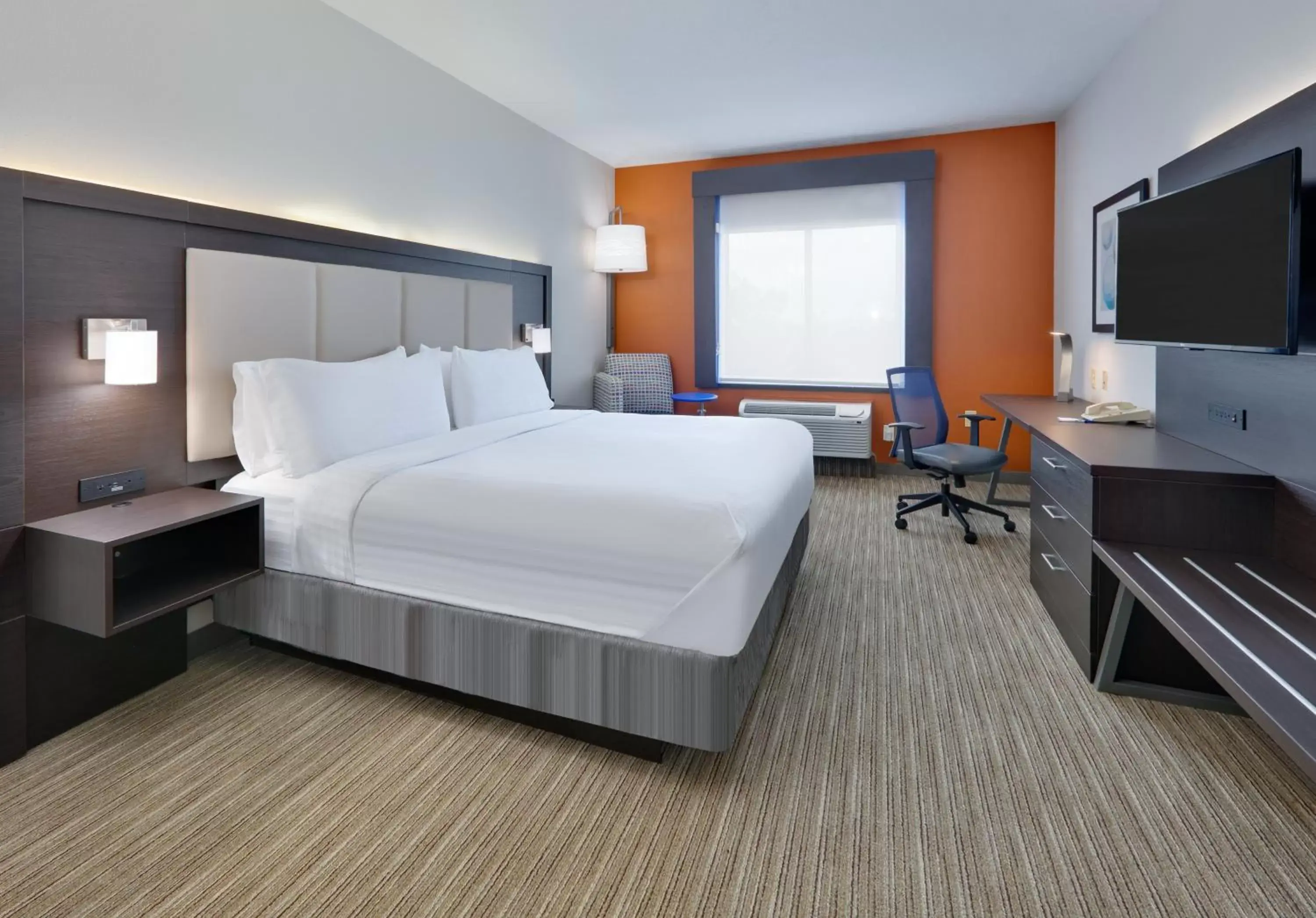 Photo of the whole room, Bed in Holiday Inn Express Hotel & Suites Duncanville, an IHG Hotel