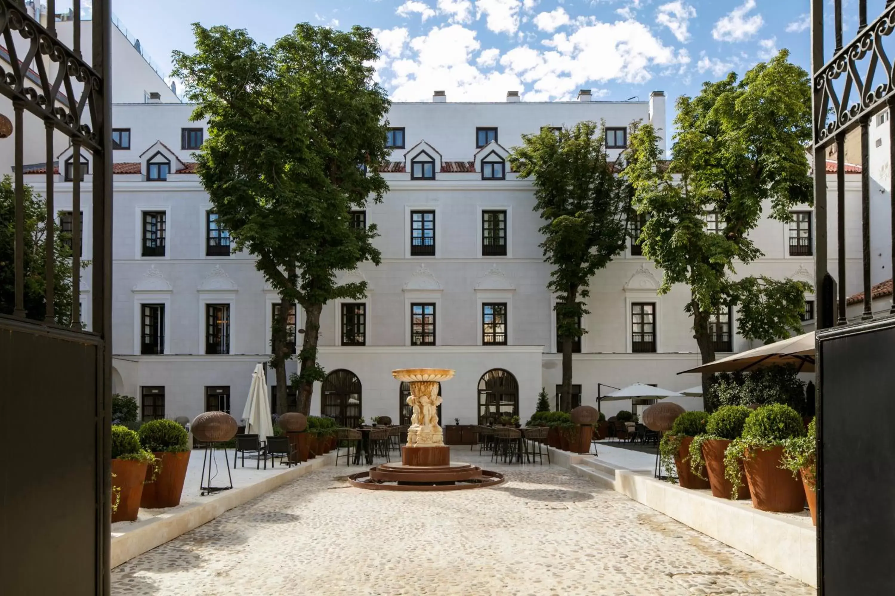 Property Building in Palacio de los Duques Gran Meliá - The Leading Hotels of the World