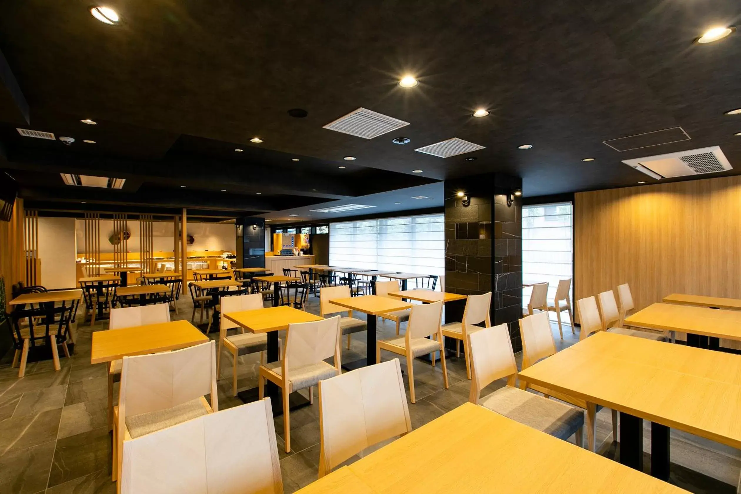 Restaurant/Places to Eat in Hotel Wing International Premium Kyoto Sanjo