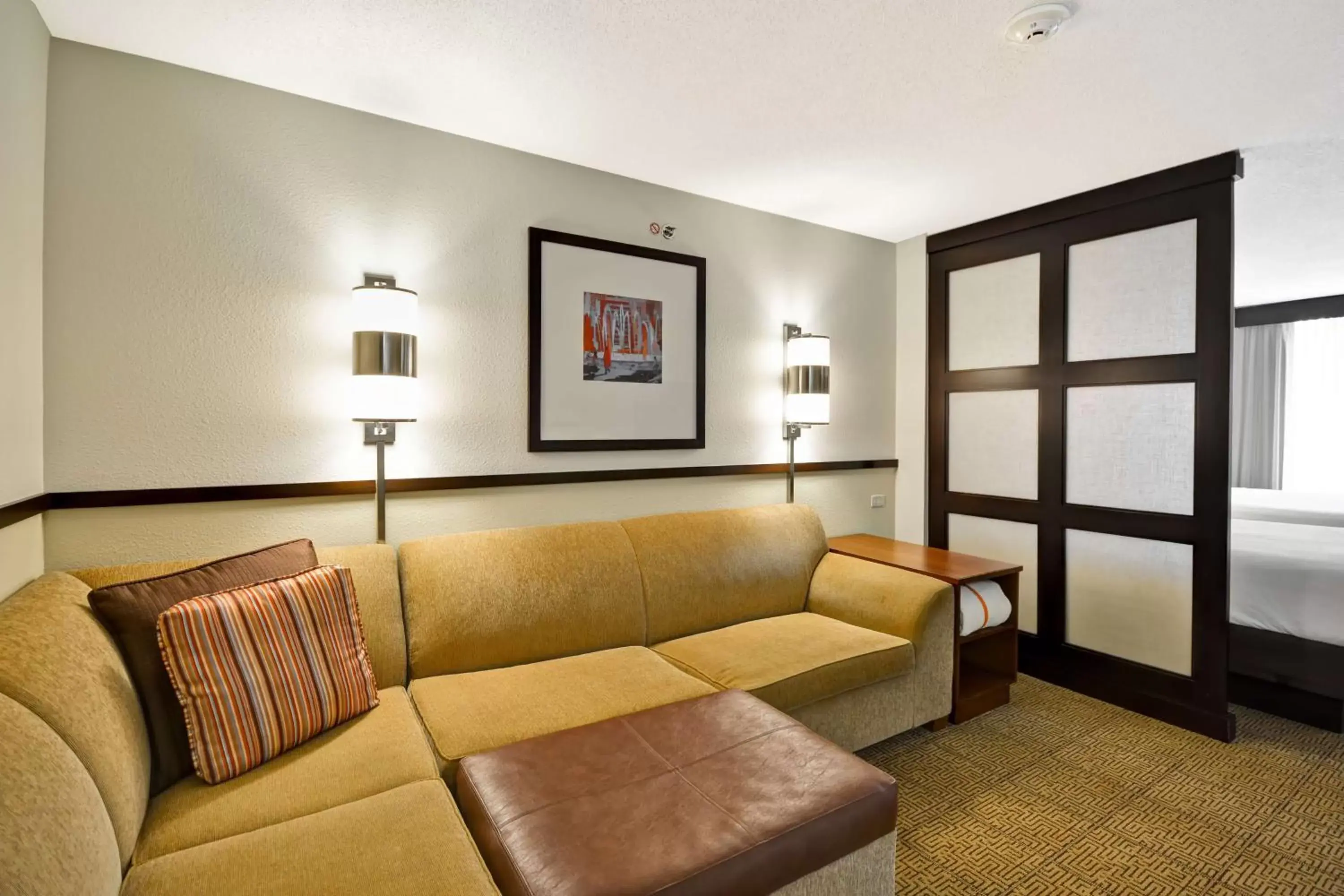 Photo of the whole room, Seating Area in Hyatt Place Chicago/Naperville/Warrenville