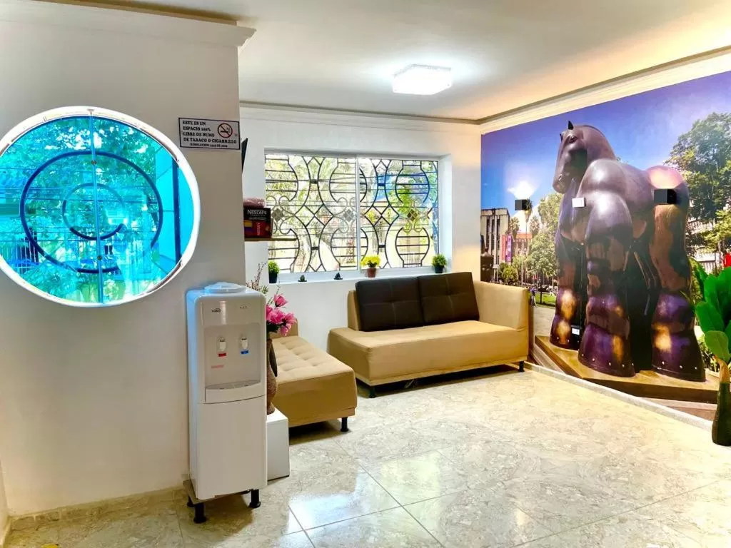 Communal lounge/ TV room in Hotel Eterna Primavera