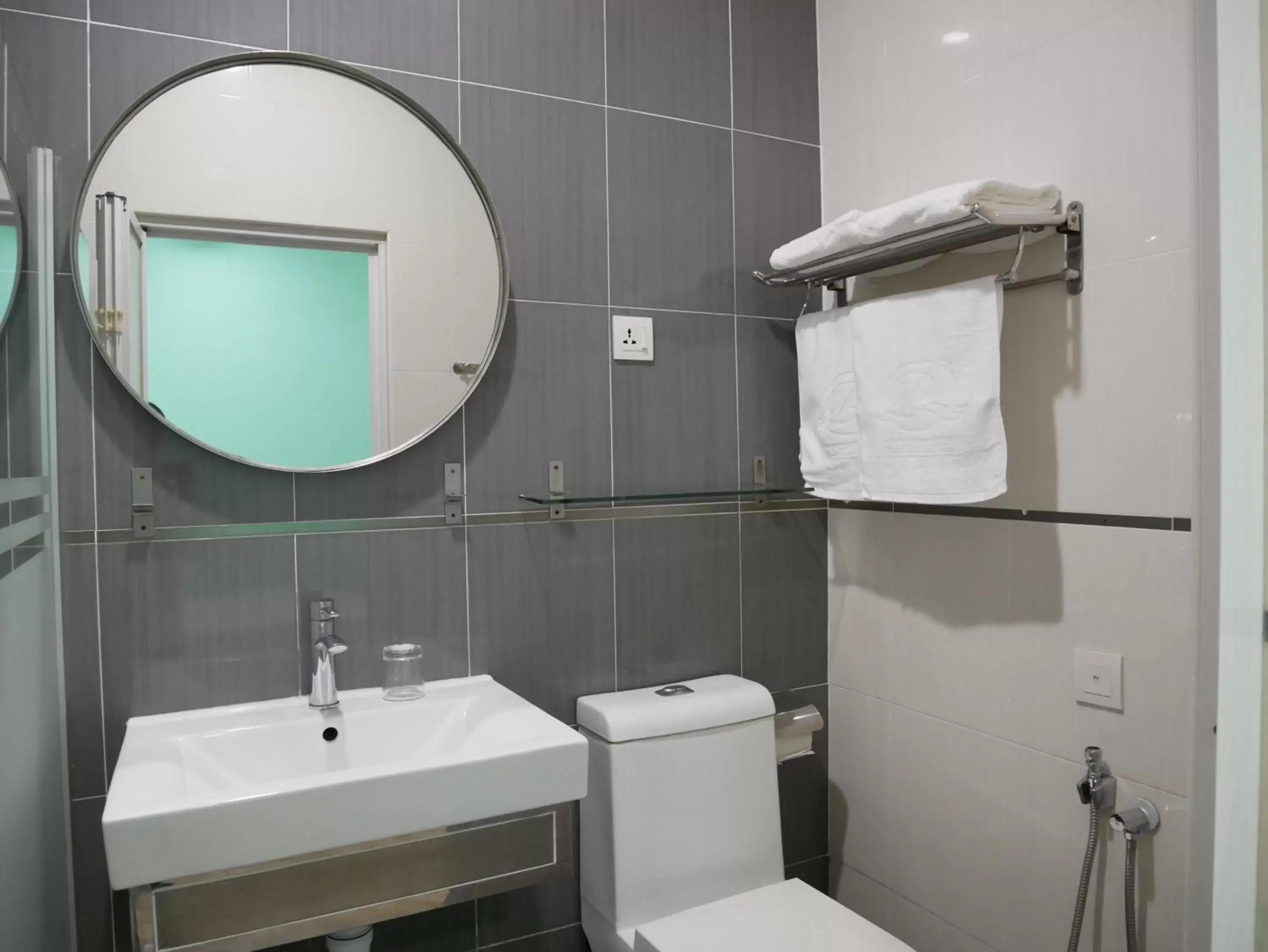 Bathroom in Pantai Regal City Hotel