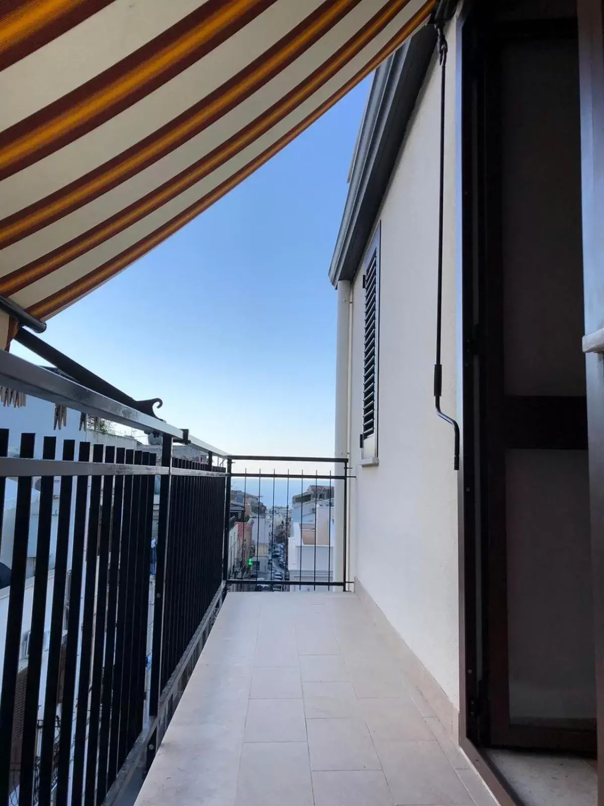 Property building, Balcony/Terrace in Verdirooms158