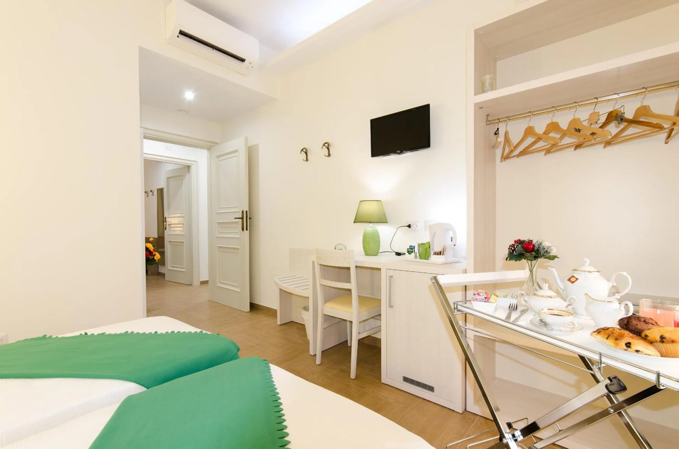 Standard Double or Twin Room in Gemme Di Roma Accomodation