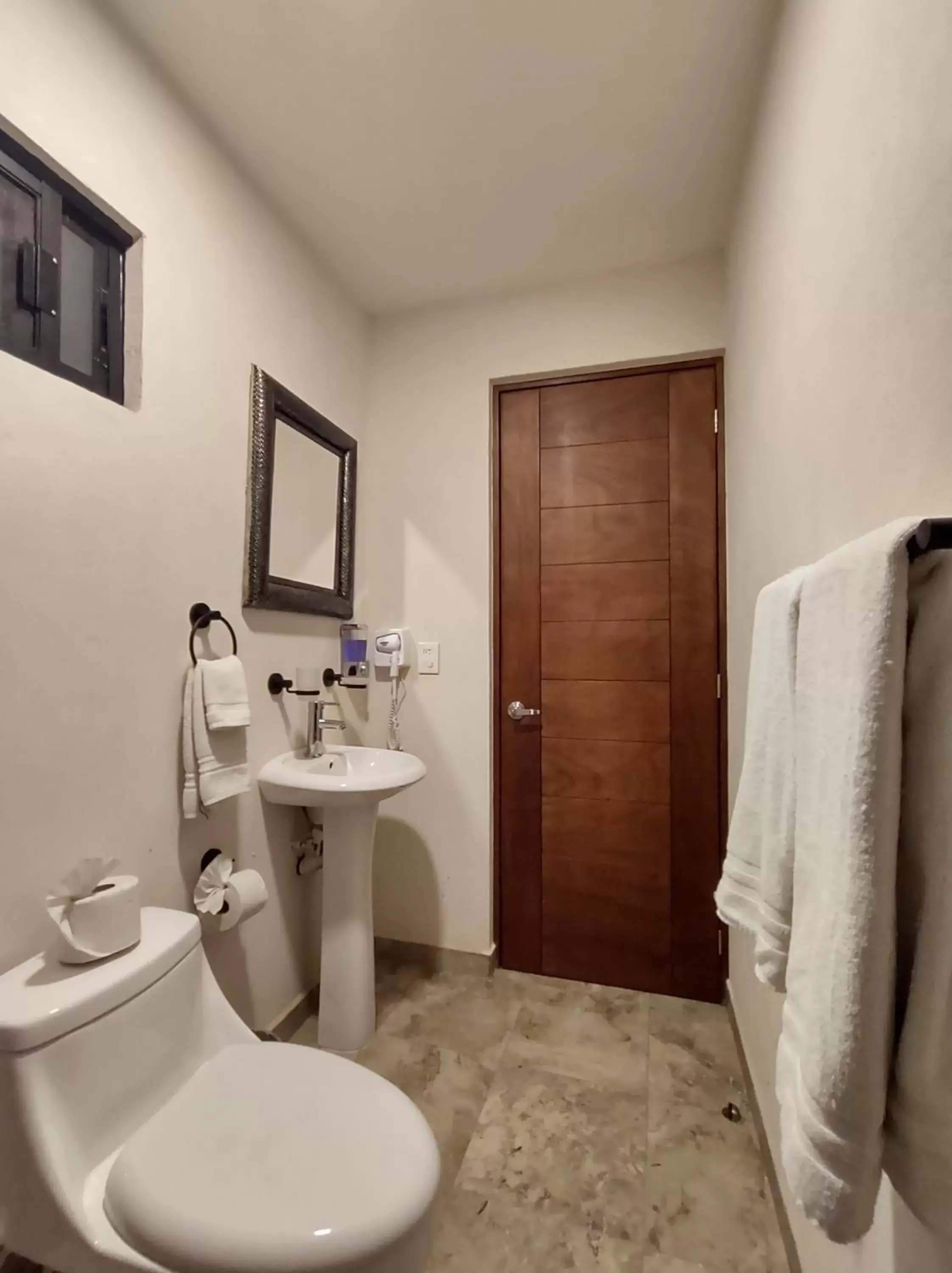 Bathroom in Casona San Cayetano Suites & Lofts by Lunian