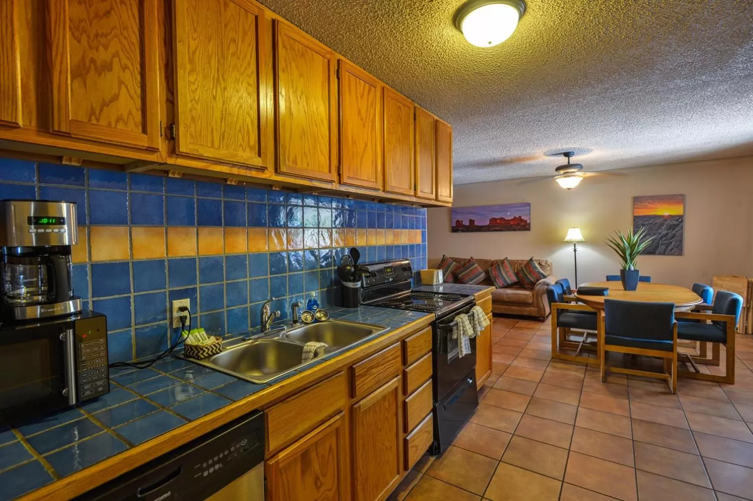 Kitchen or kitchenette in Rustic Inn