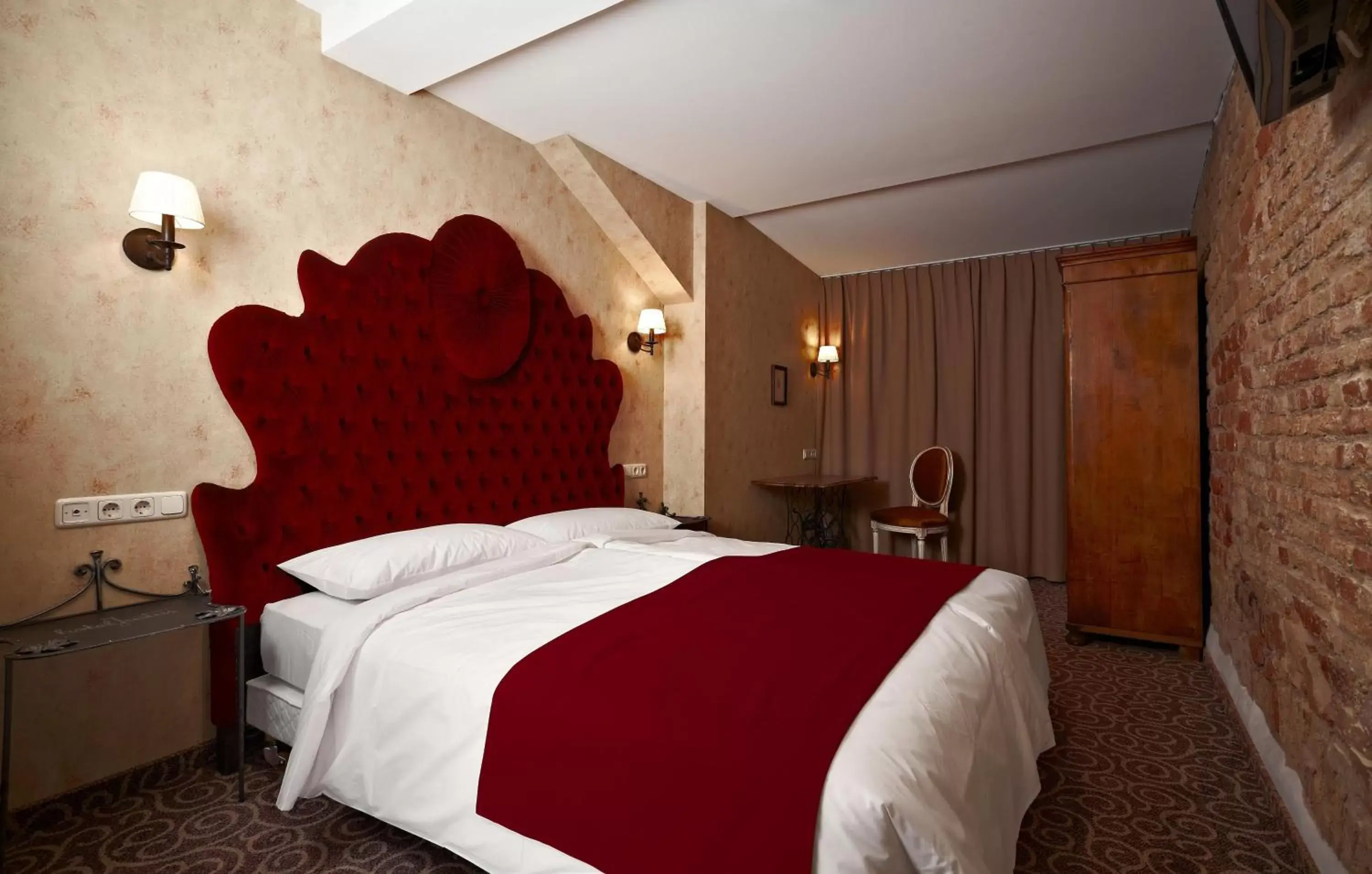 Bedroom, Bed in Hotel Justus