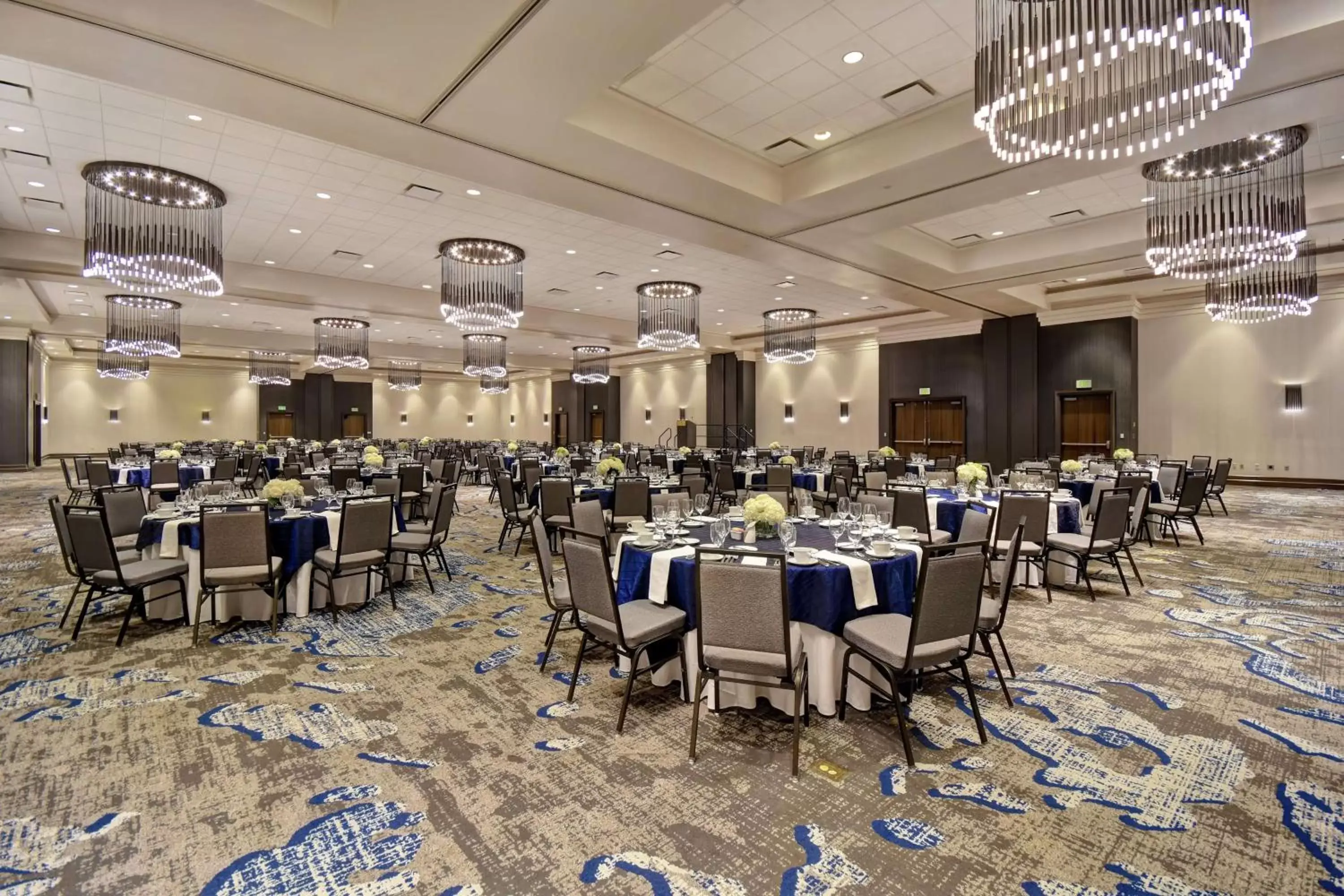 Meeting/conference room, Restaurant/Places to Eat in Embassy Suites by Hilton Raleigh Durham Research Triangle