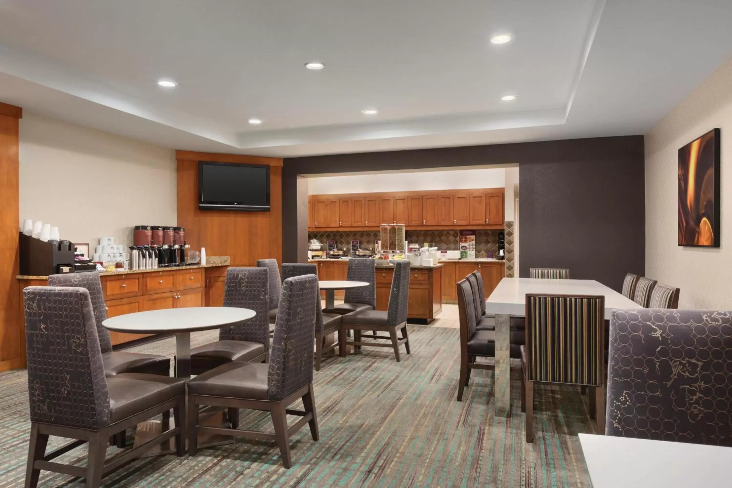 Breakfast, Restaurant/Places to Eat in Residence Inn by Marriott Newport Middletown